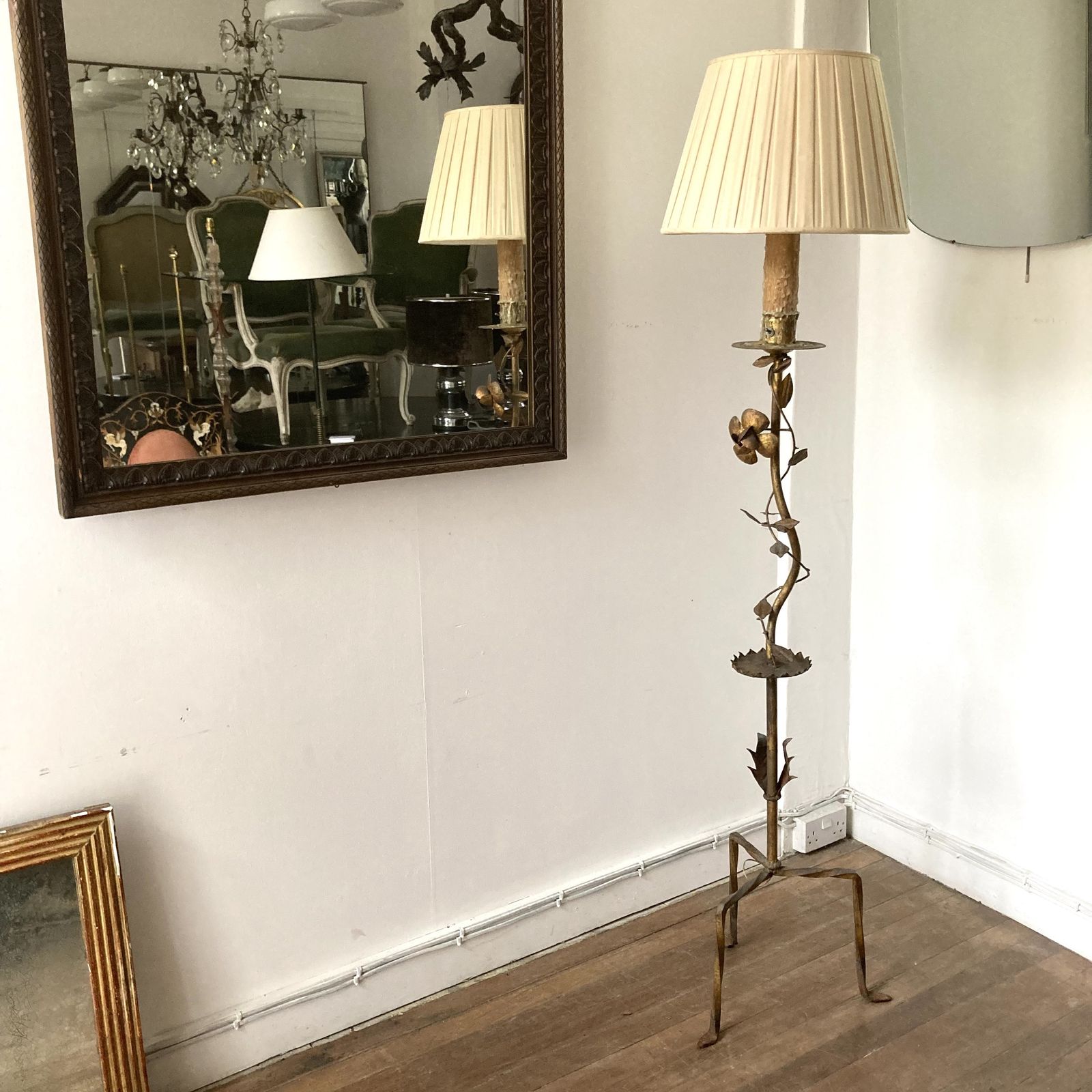 Flowery Gilt Metal Floor Lamp, 1960s photo Lighting