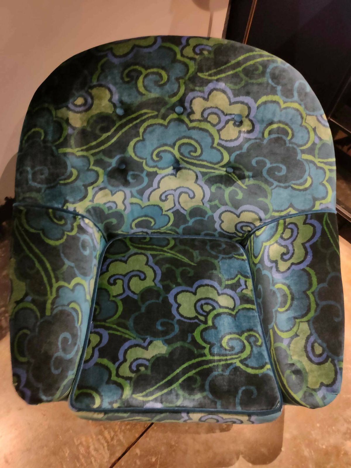 photo furniture Vintage 1970's Oyster Armchair