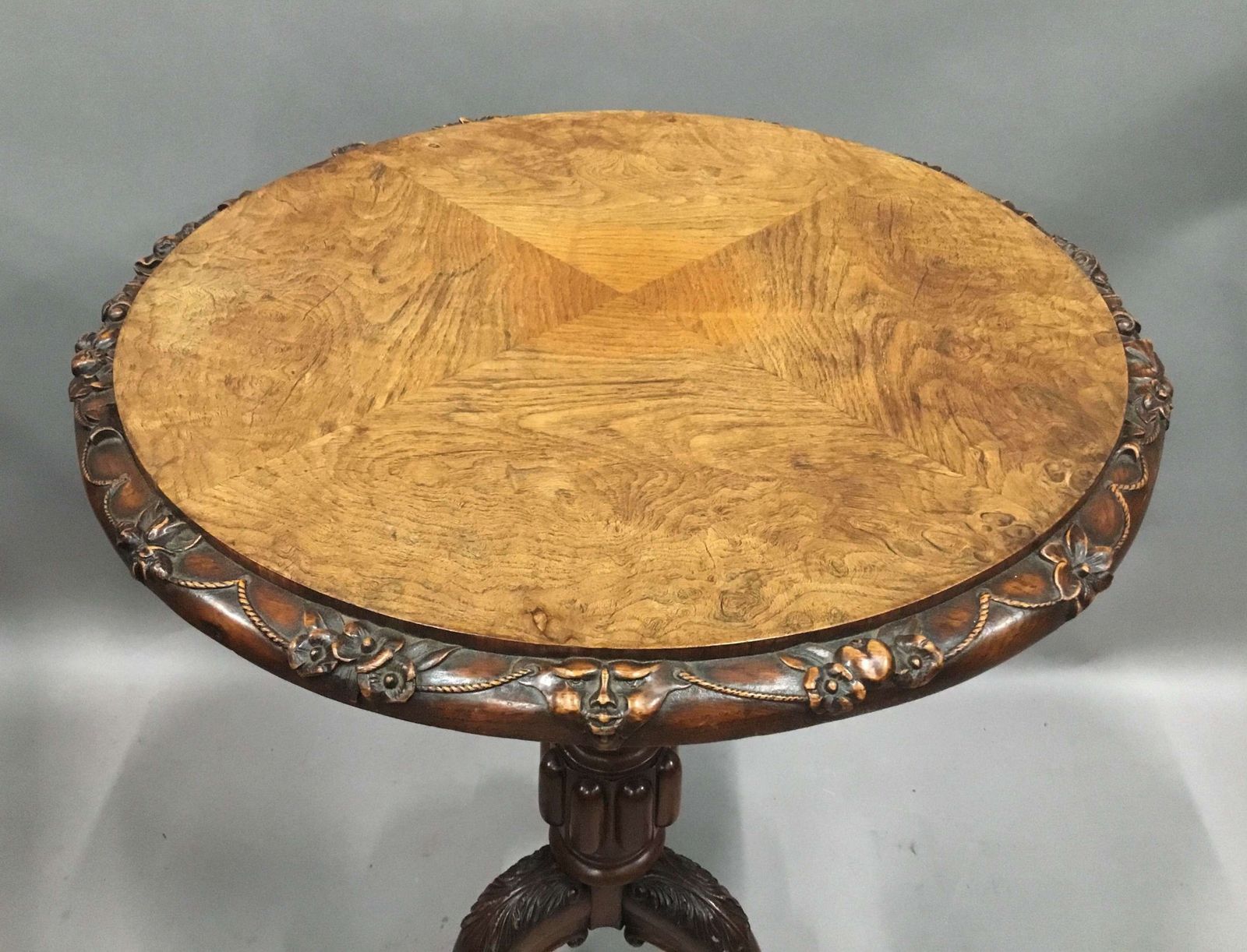 photo vinterior George IV Irish Pollard Oak Tripod Occasional Table