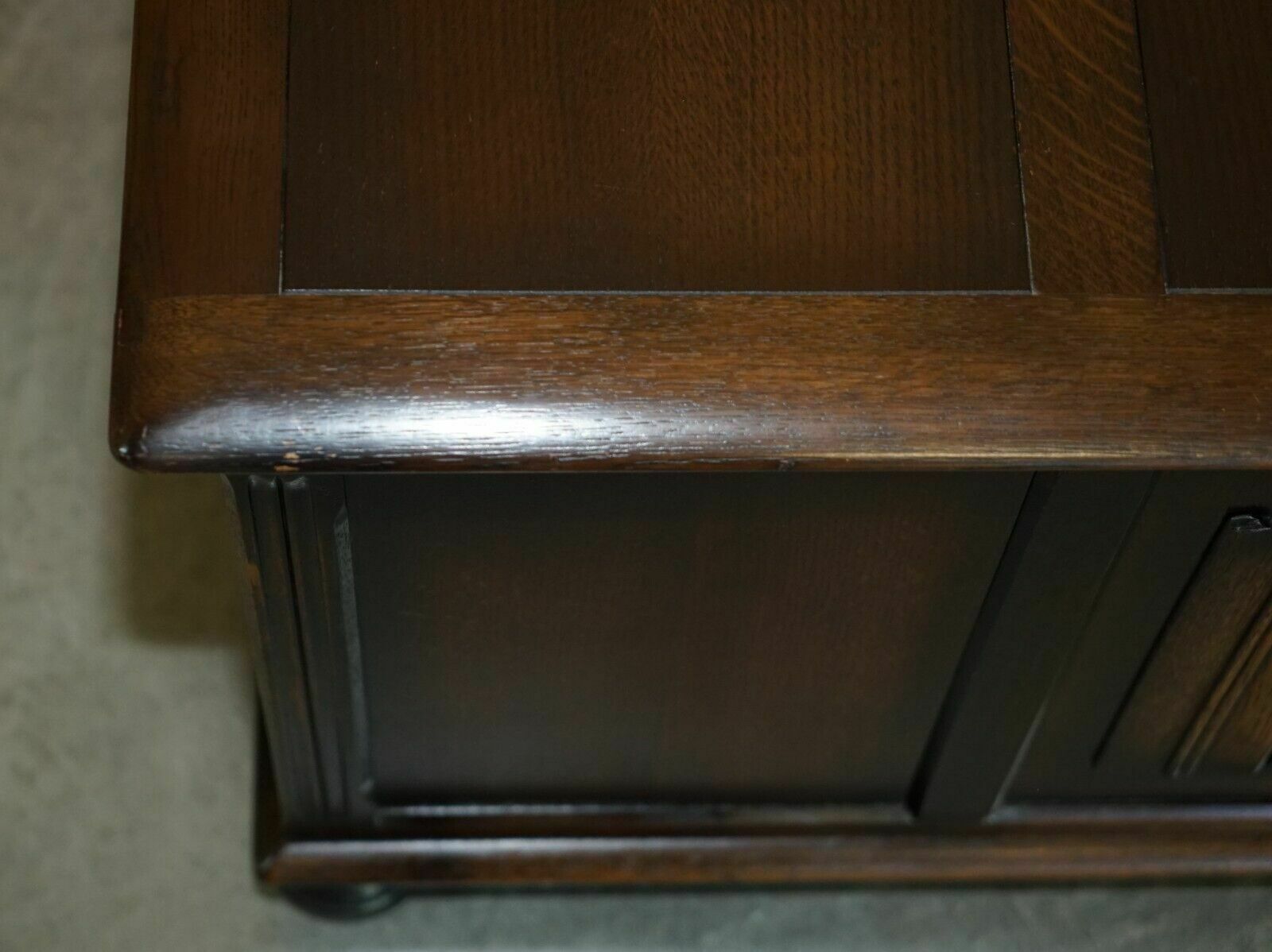 photo vinterior Vintage Jacobean Style English Oak Linen Trunk Or Chest For Clothes Toys Etc