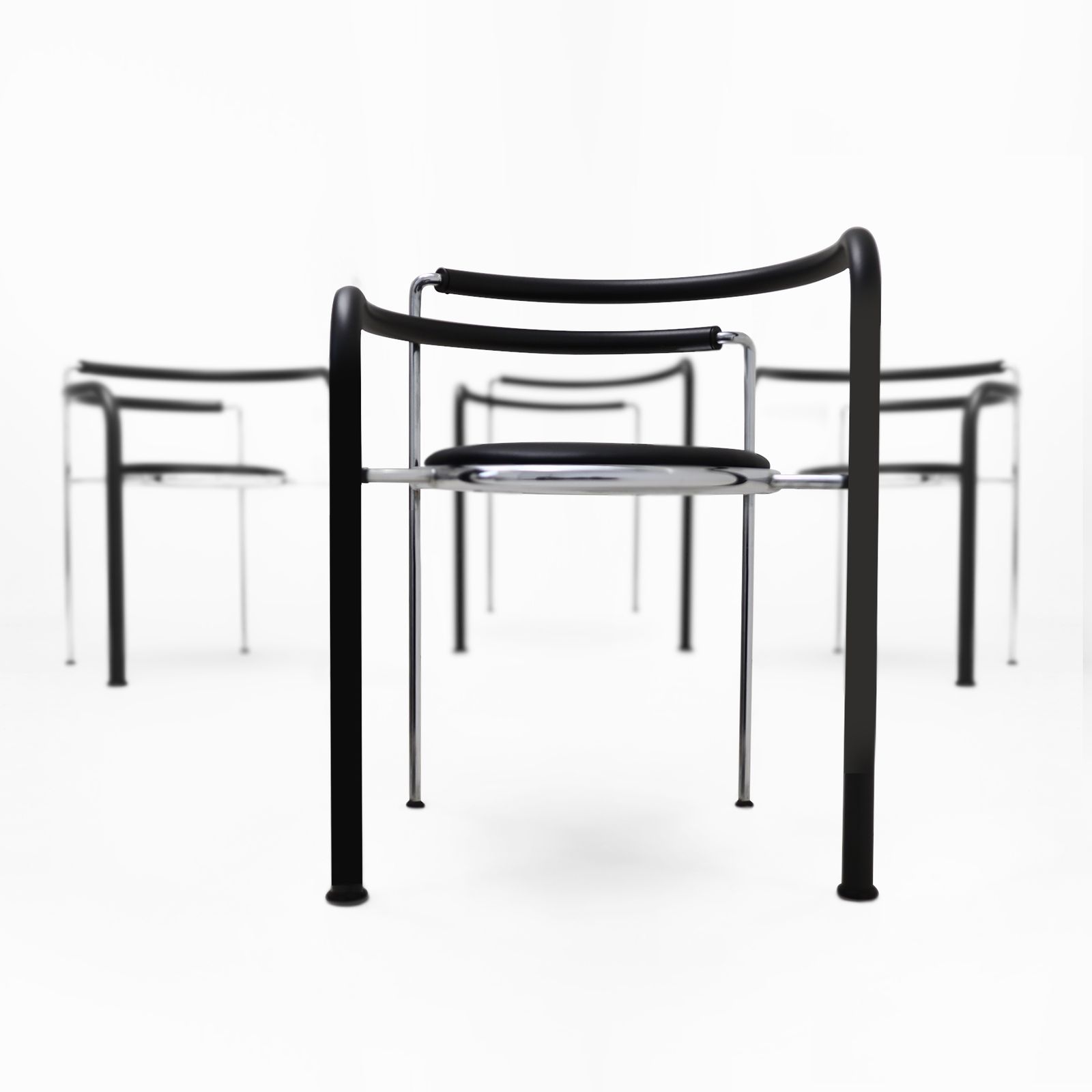 photo furniture A Set Of 4 Rud Thygesen And Johnny Sorensen Dark Horse Chairs In Chrome And Black Leather