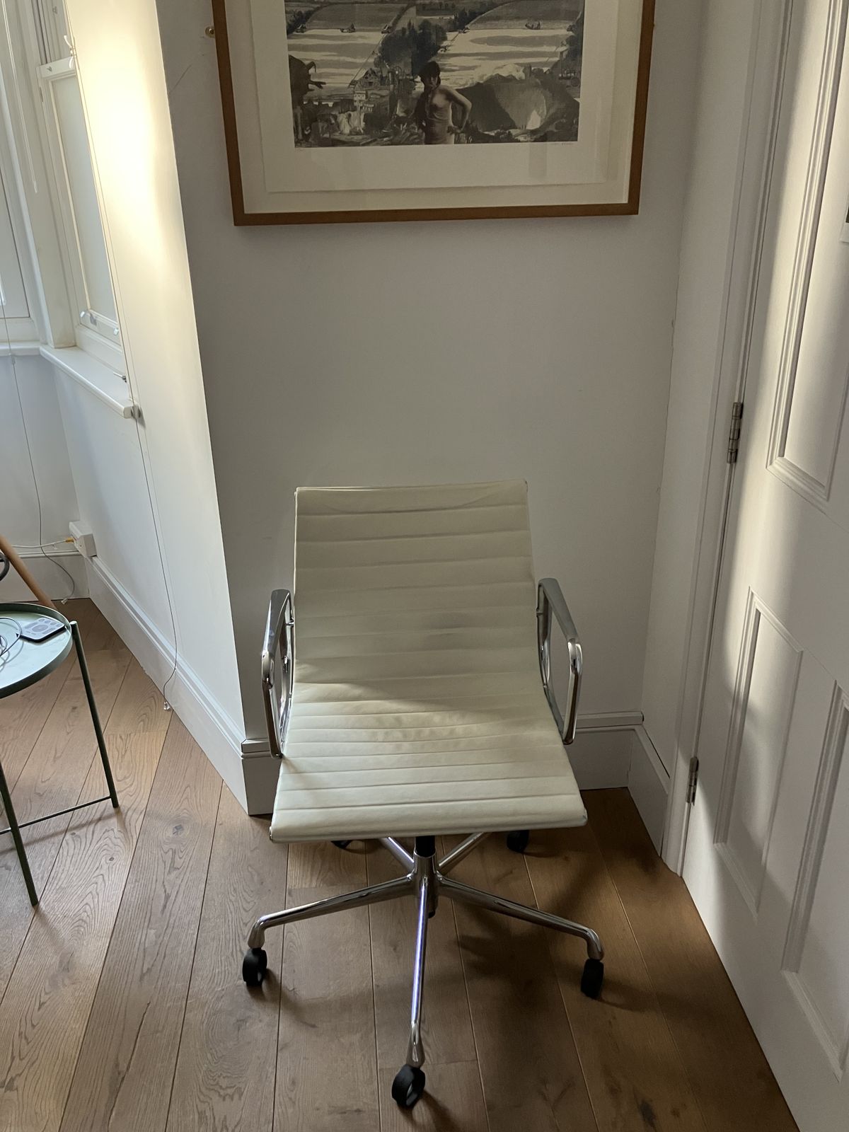 Genuine Charles Eames Vitra Aluminium Office Chair White Leather photo Furniture