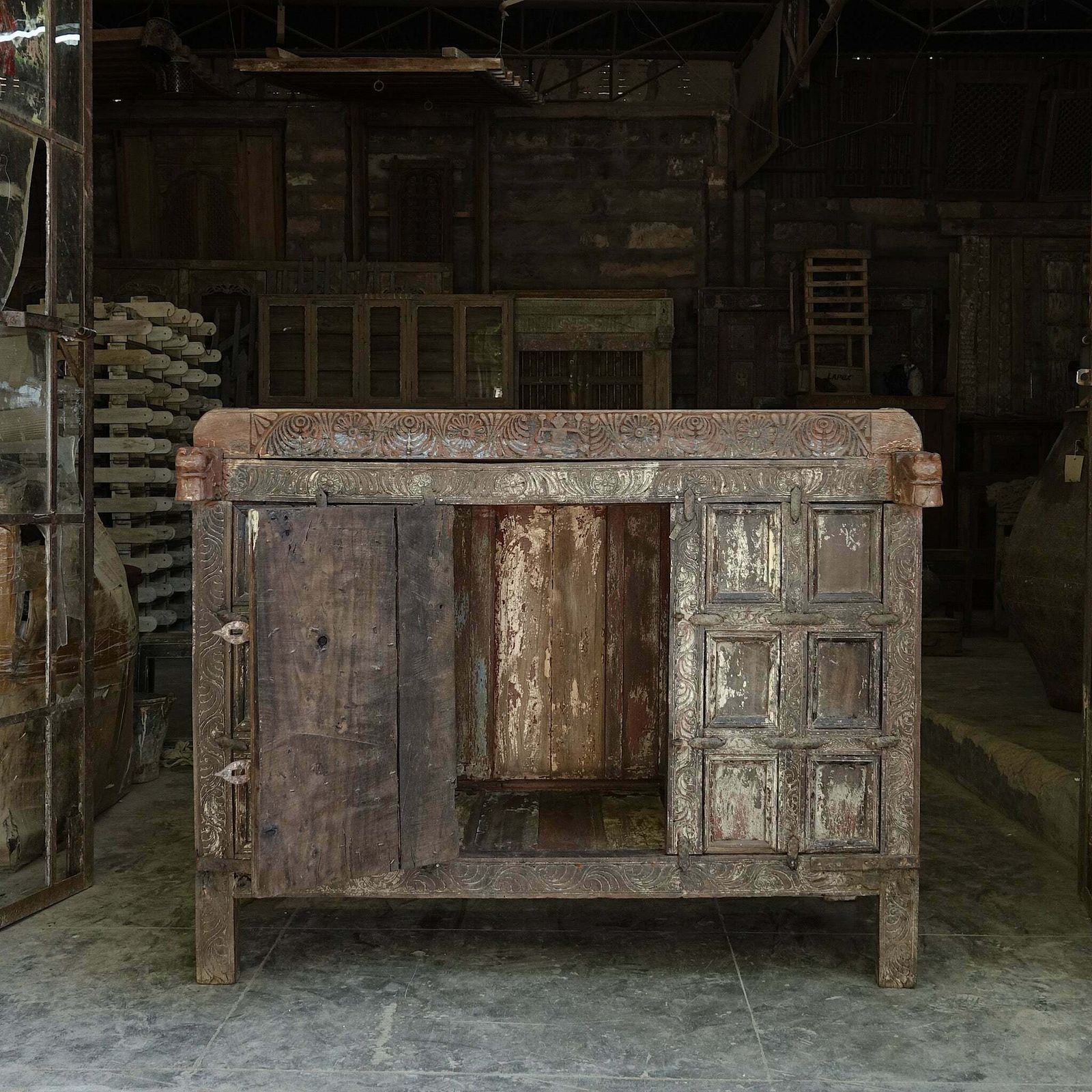 Old Damchiya   Carved Indian Furniture N°33 photo furniture