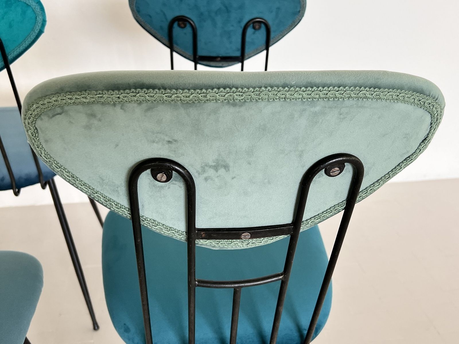 photo vinterior Italian Midcentury Dining Or Kitchen Chairs Re Upholstered In Velvet, 1960s