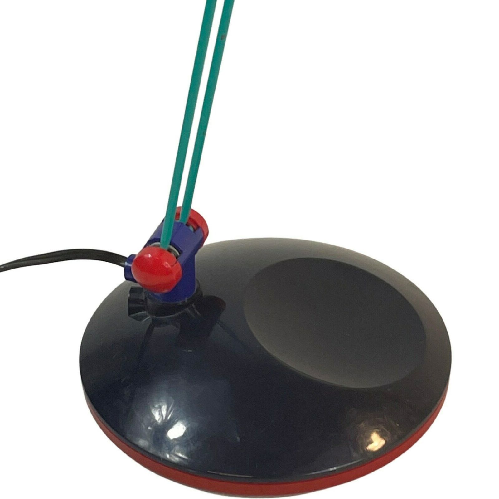 Memphis Style Bureaulamp | Vrieland | Nederland photo vintage