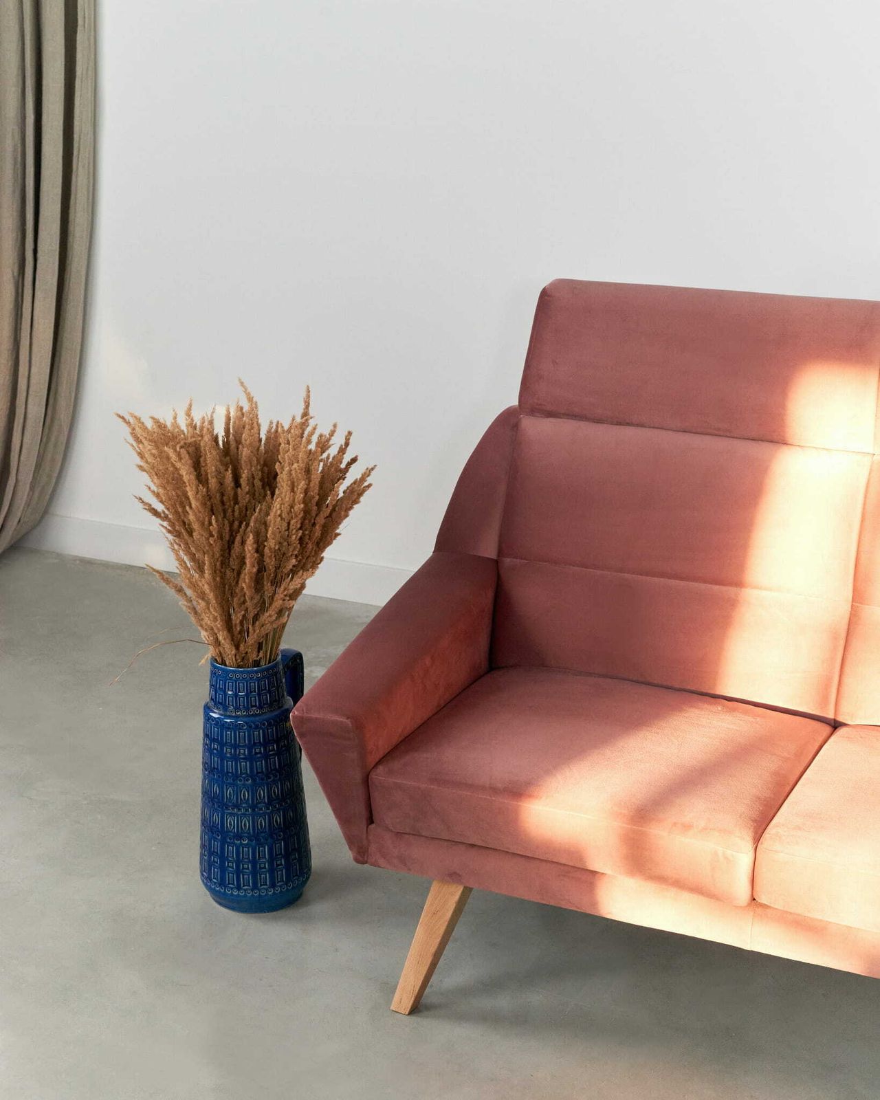 Sofa Mandal Pink, Scandinavian Design photo for sale