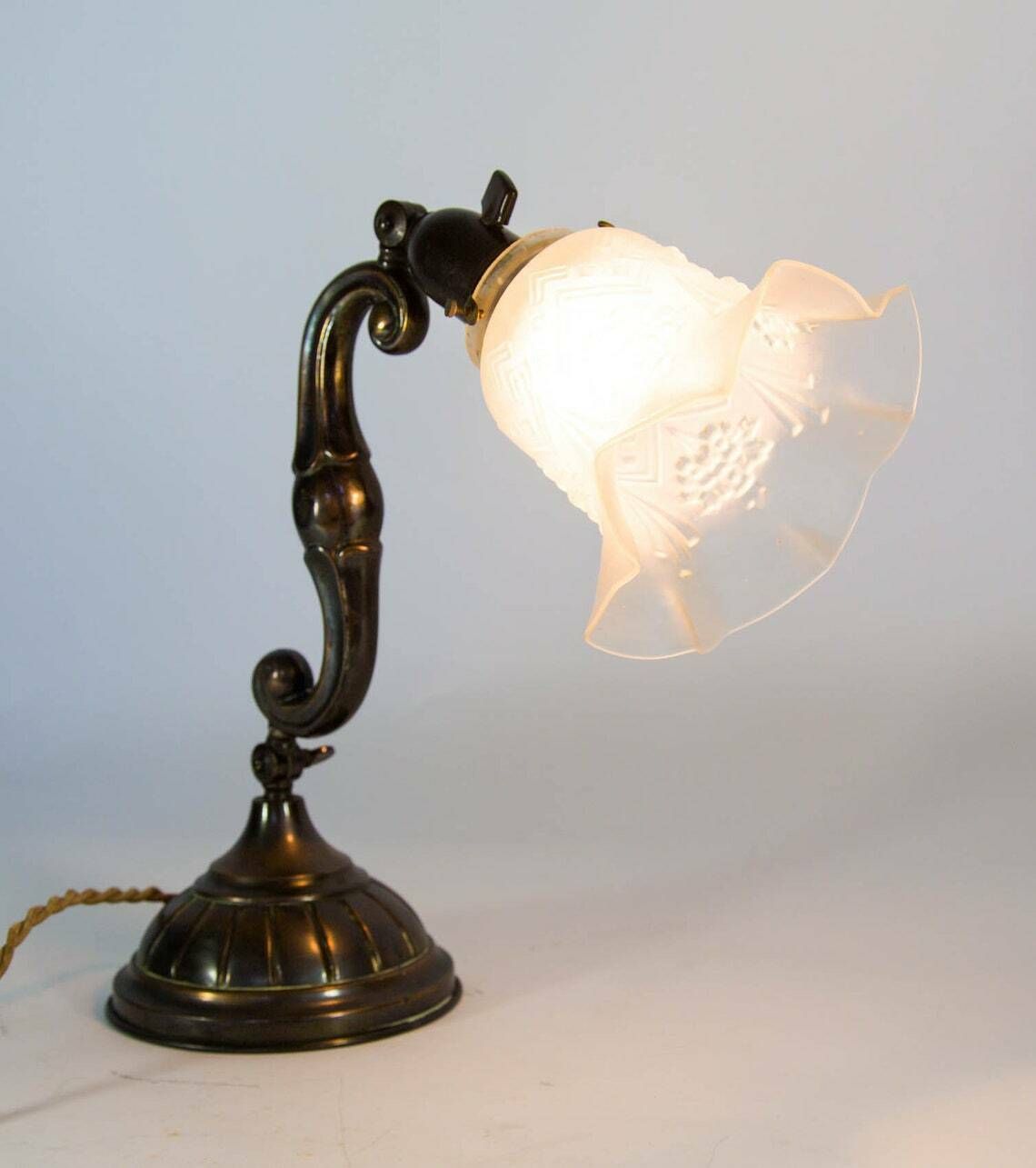 Art Deco   Desklamp With Pressed Glass And Bakelite Fitting photo furniture