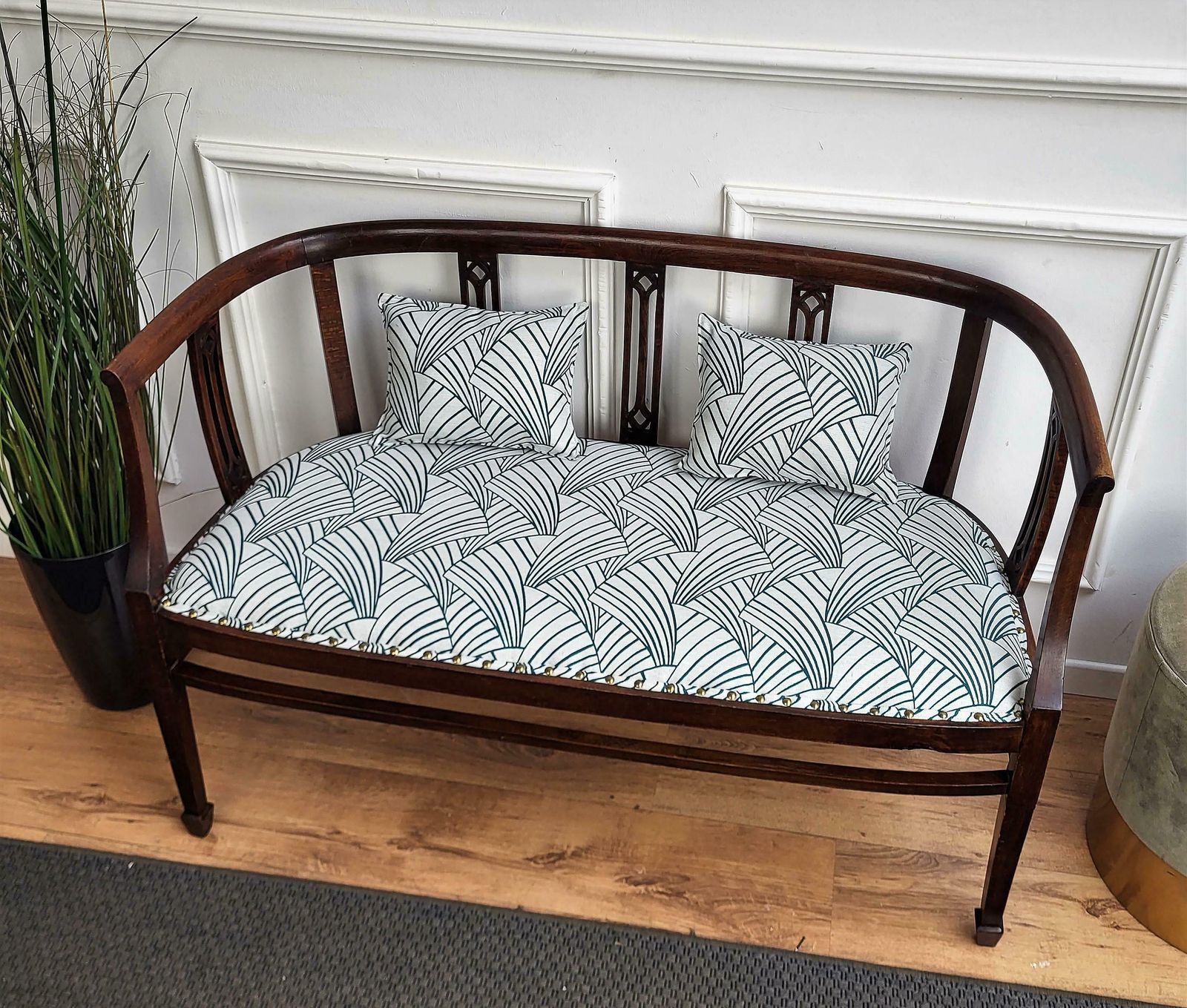 20thcentury Italian Wooden Carved Upholstered Hallway Entrance Settee Sofa Bench photo for sale