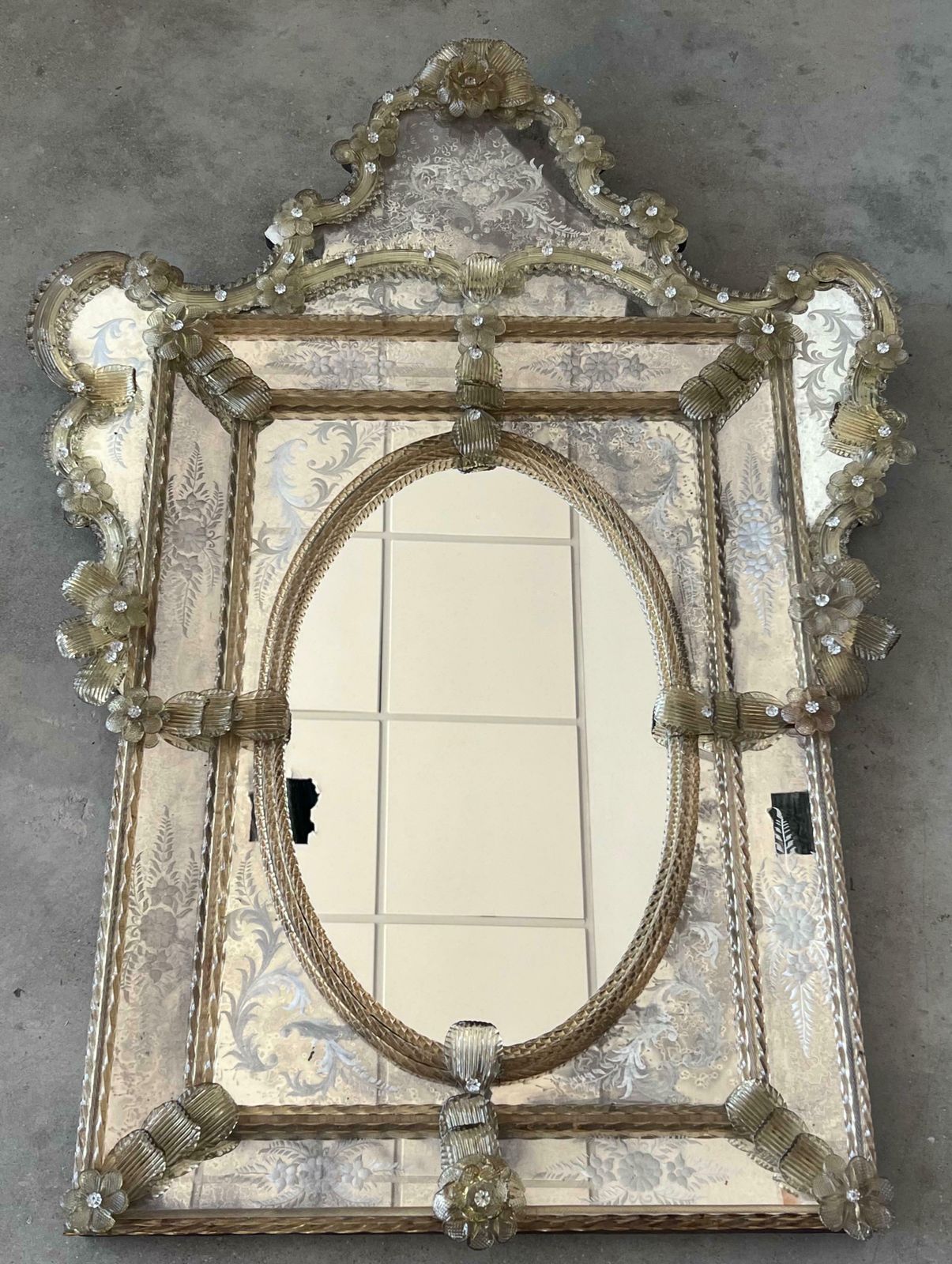 Miroir vénitien rectangulaire à fronton, fait main et argenté à la main, XVIIIe siècle photo furniture