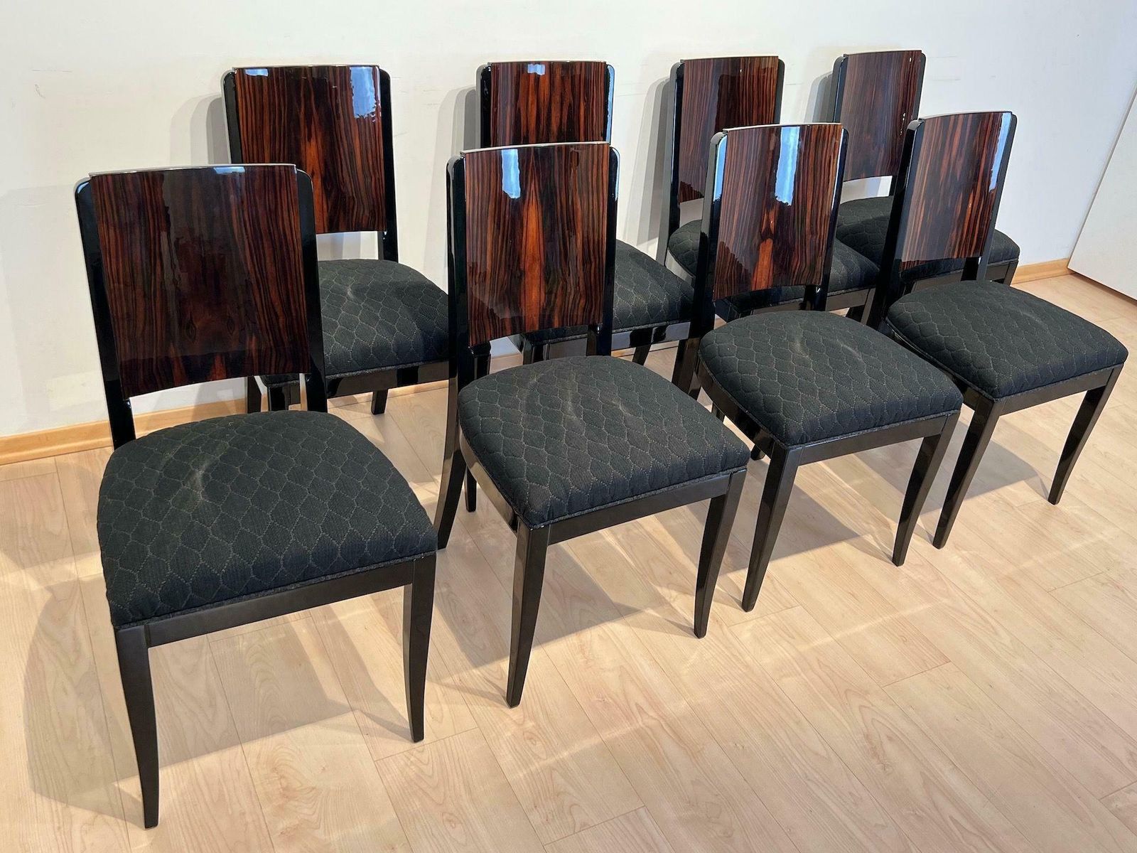 photo vintage Art Deco Expandable Dining Room Set With 8 Chairs, Makassar, France Circa 1930