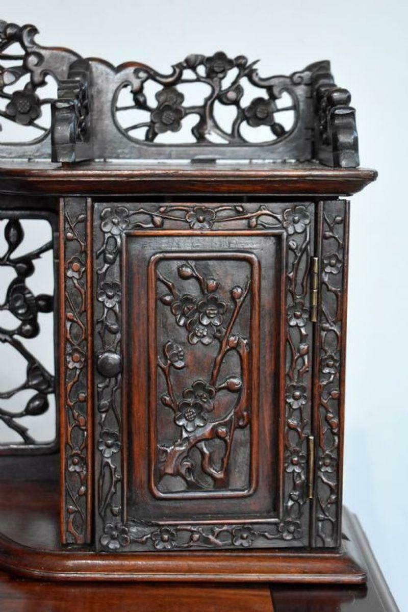 19th Century Chinese Padouk Wood Desk photo vinterior