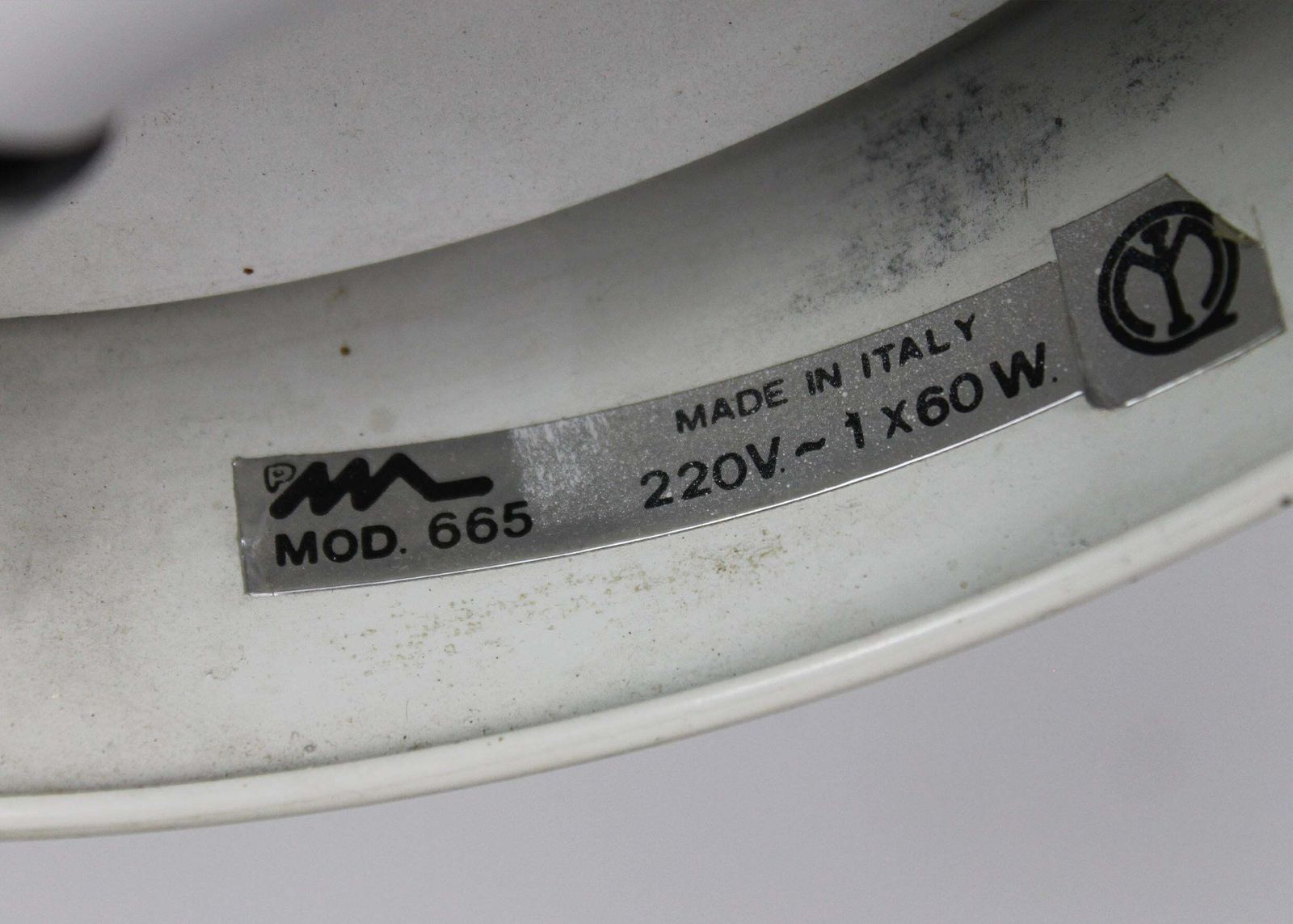 photo furniture Desk Lamp Zeta Or 665 White Metal By Martinelli Luce 1970s