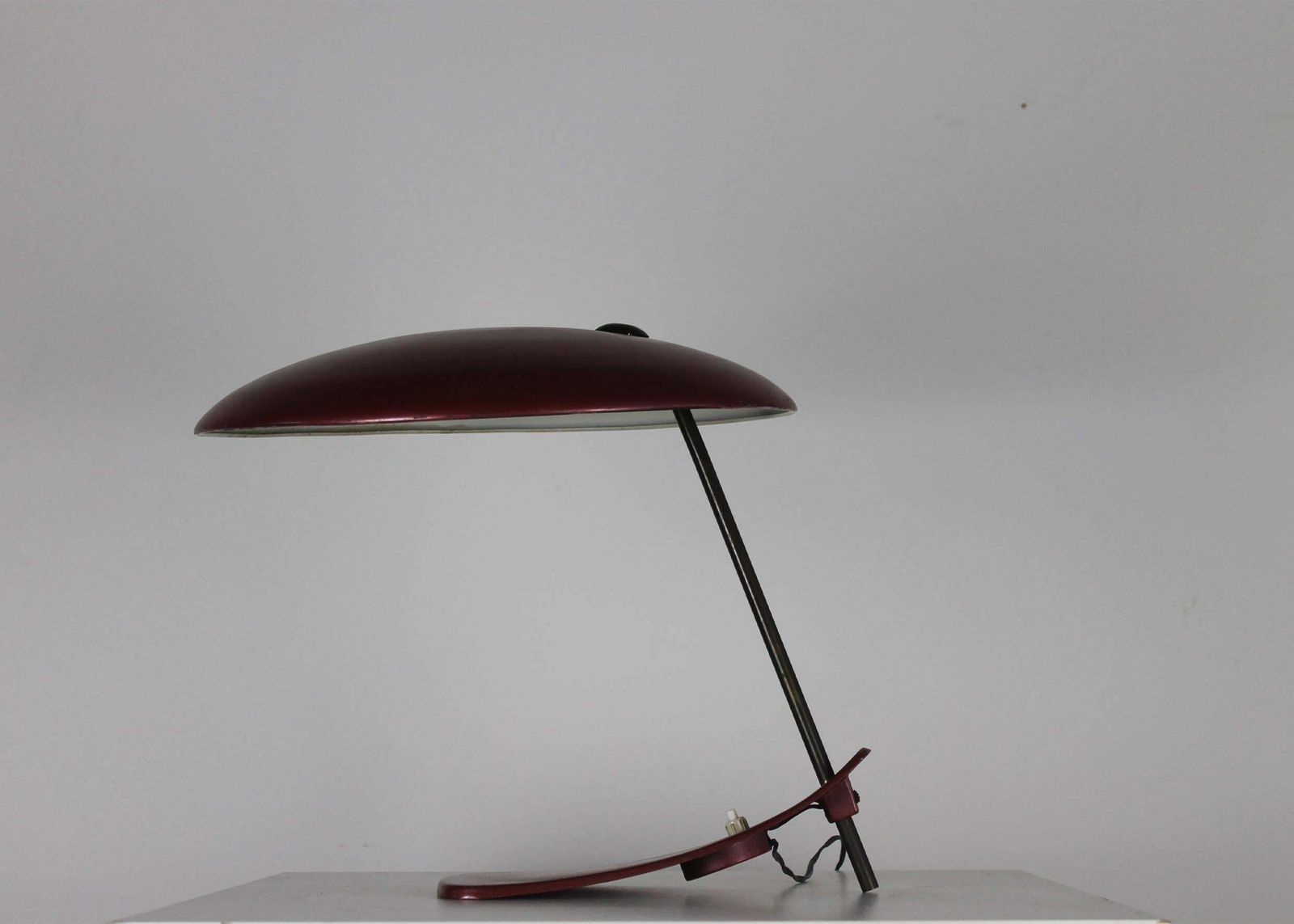 Mid Century Modern Table Lamp In Red Lacquered Metal Italian Manufacture 1950s