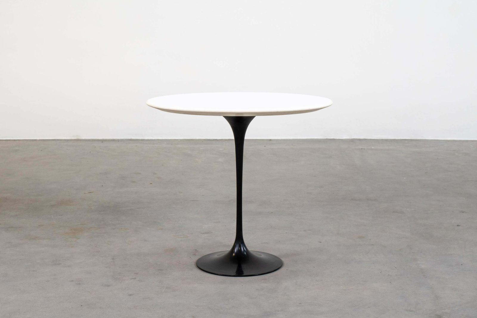 Eero Saarineen Set Of Two Oval Coffee Table In Wood And Aluminium, 1990s photo 1125.0