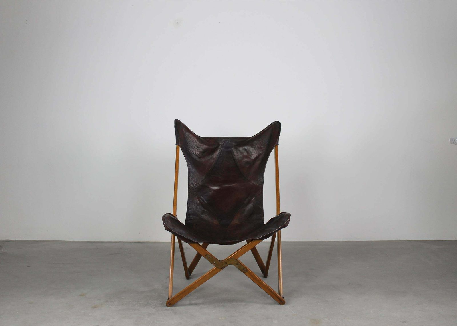 Vittoriano Viganò Tripolina Folding Chair In Wood And Leather 1930s Italy