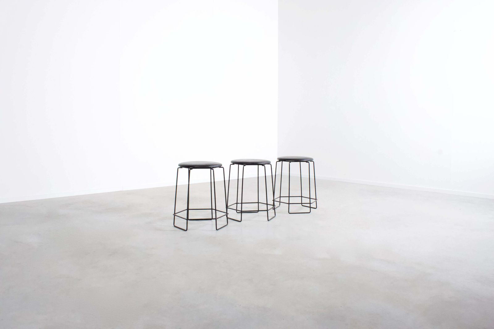 Set Of Square Verner Panton Wire Stools, 1960s photo Furniture