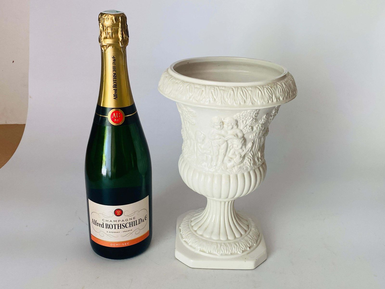 Italian White Glazed Porcelain Urn Vase Glased Porcelain By Bassano, Circa 1930 photo furniture