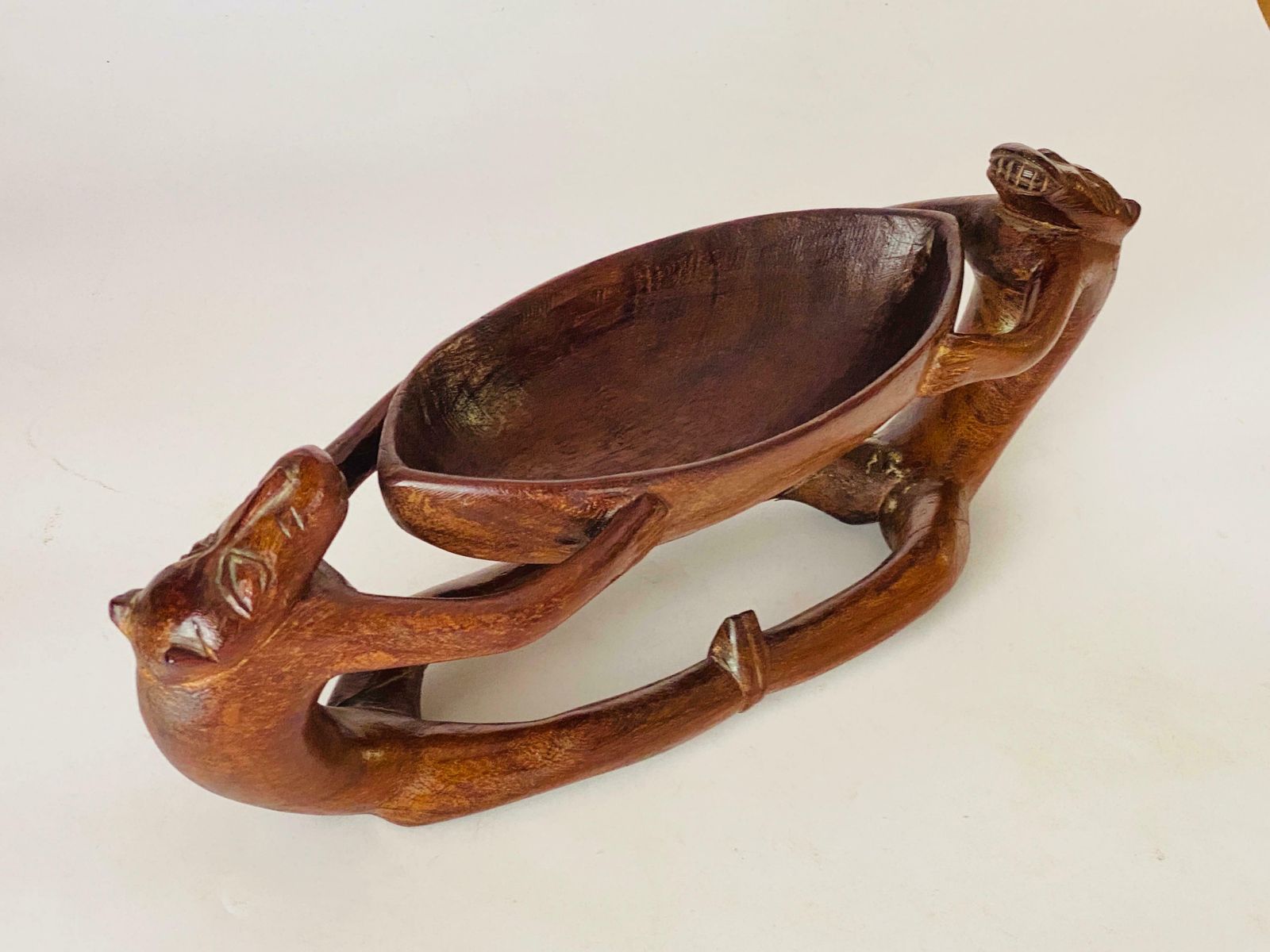1960 Vide Poche Sculpture In Wood, Animals Holding A Bowl photo vintage