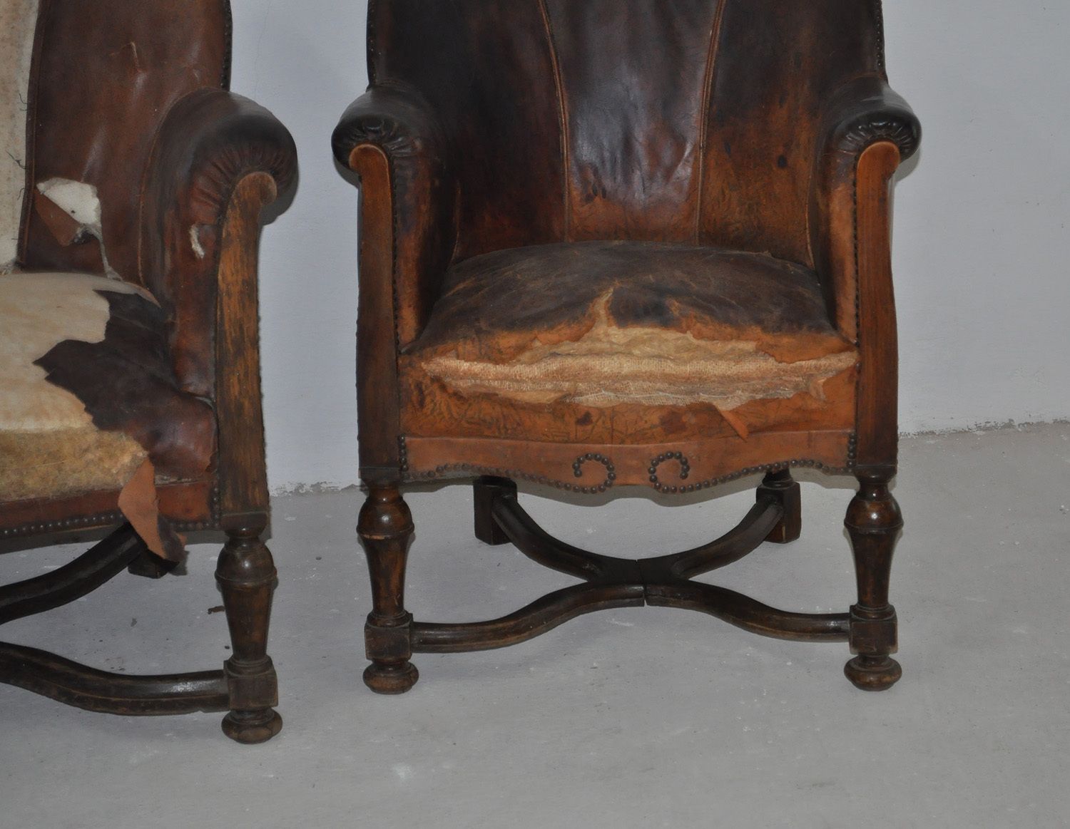 photo furniture Original Antique Sofa Set