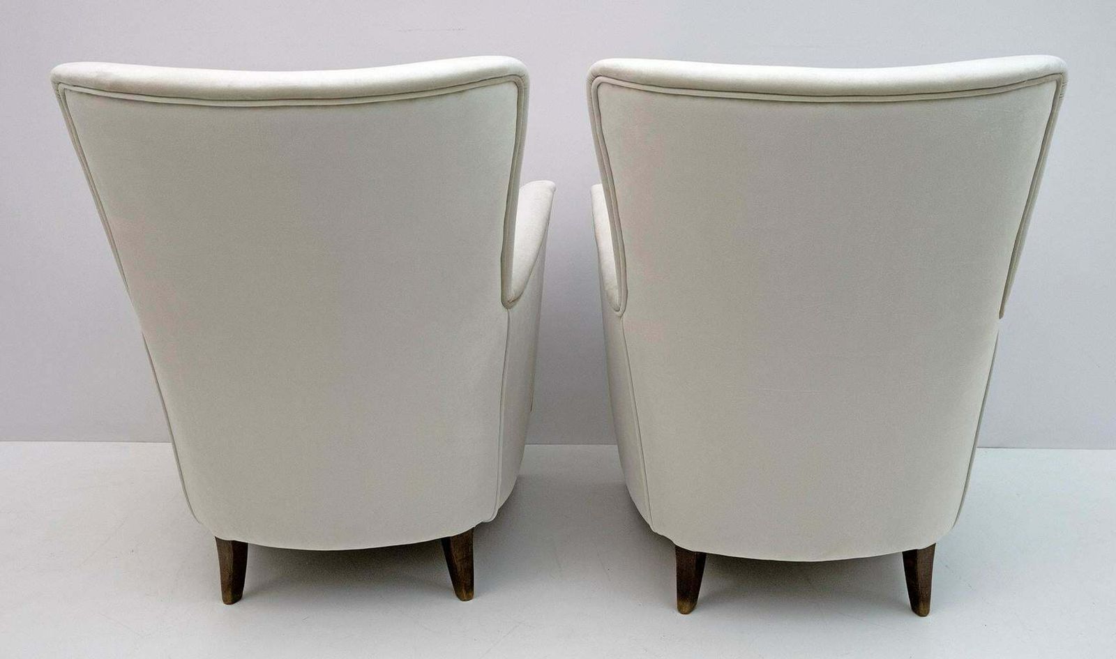 Pair Of Gio Ponti Mid Century Modern Italian Velvet Armchairs For Isa, 1950s photo 4034.0