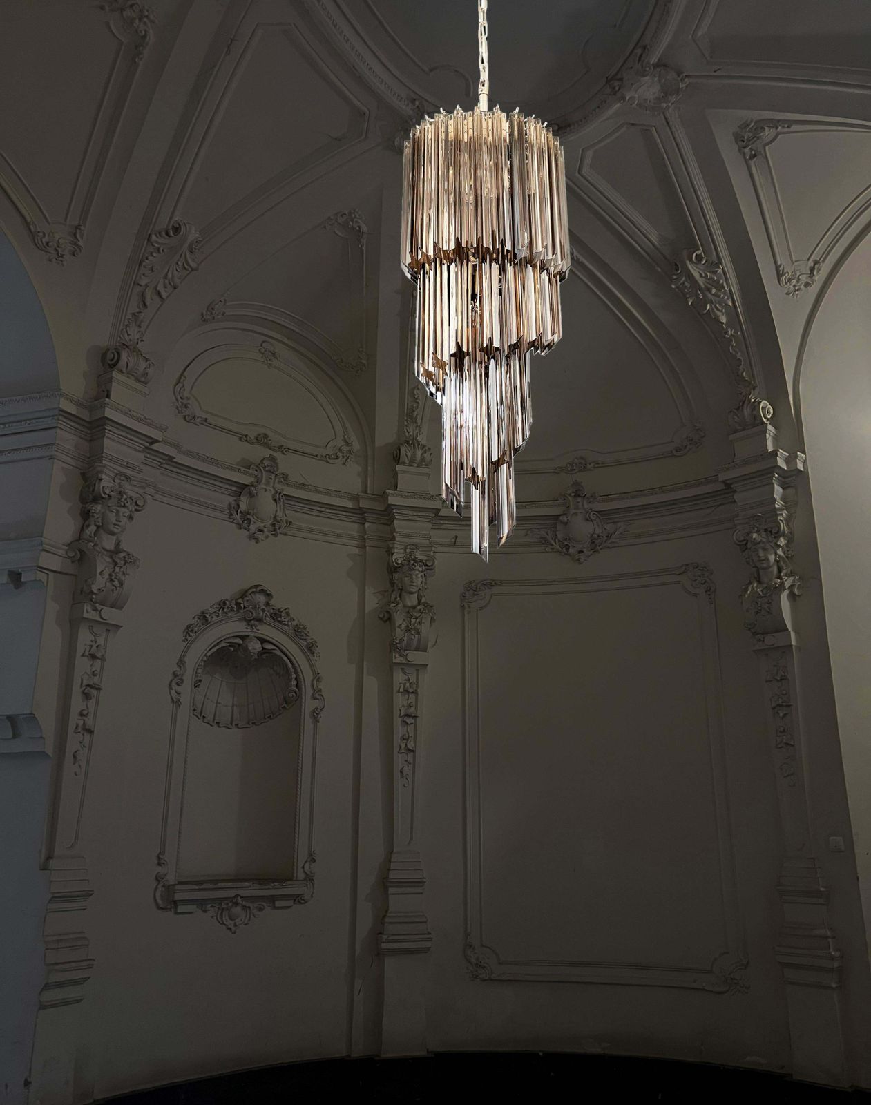 Gorgeous Murano Glass Spiral Chandeliers, 54 Quadriedri Smoked Prisms photo furniture