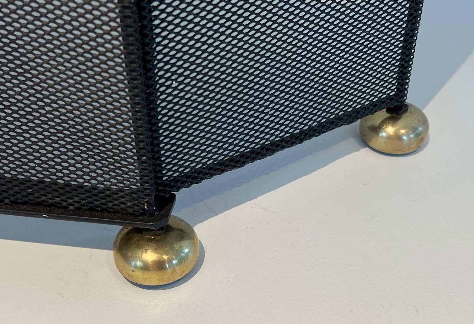 photo vintage Brass And Grilling Fireplace Screen