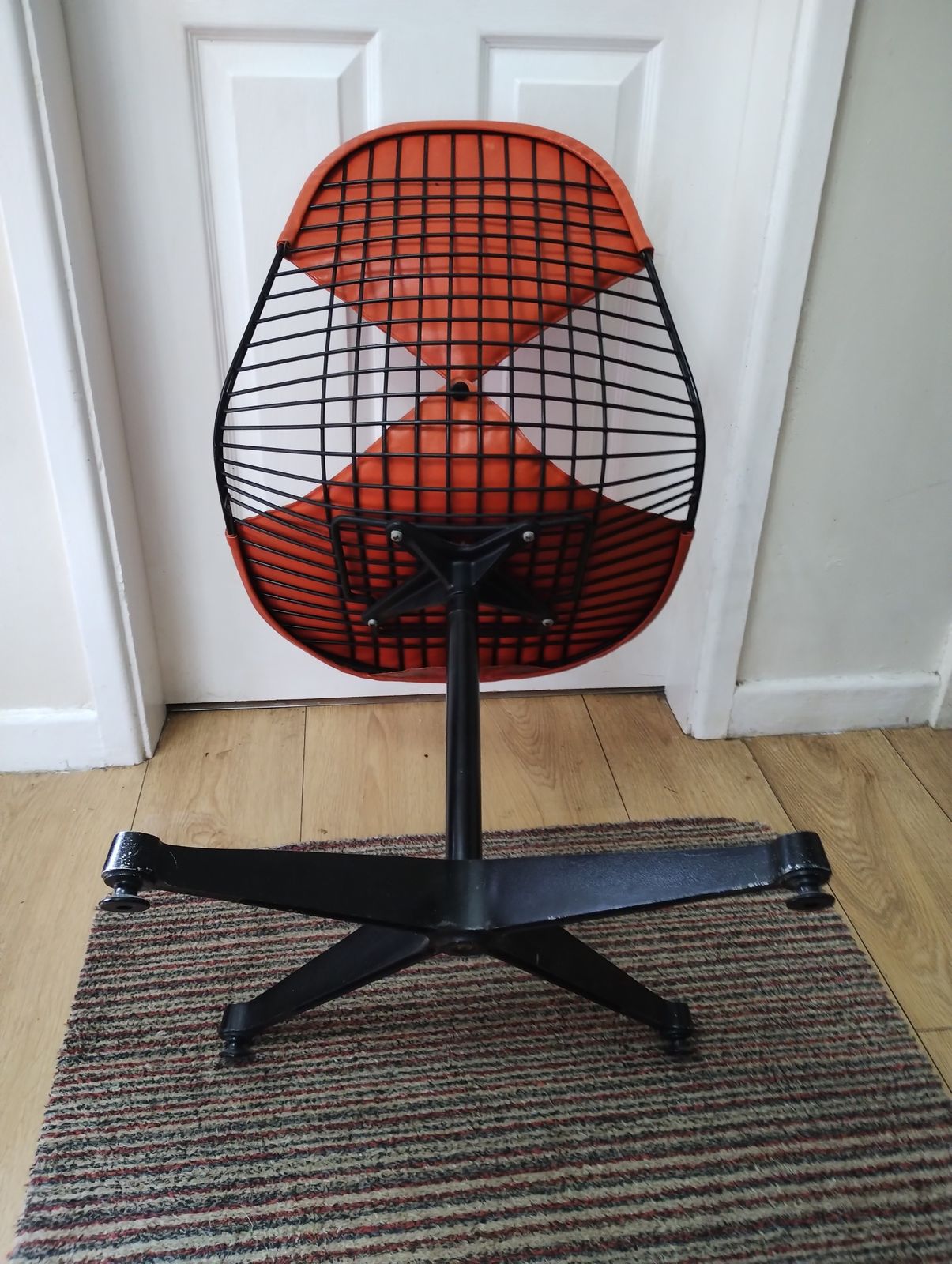 Original Herman Miller Eames Pkc 2 Bikini Pad Wired Swivel Chair photo furniture