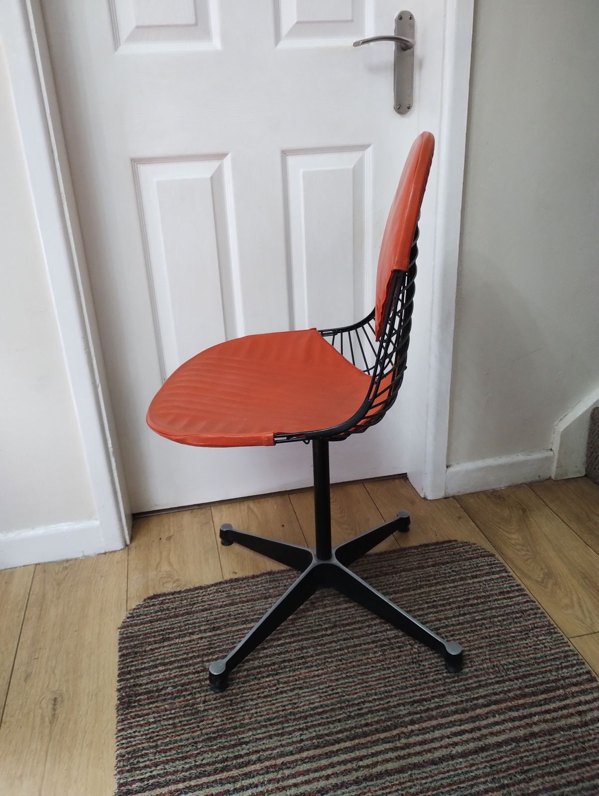 Original Herman Miller Eames Pkc 2 Bikini Pad Wired Swivel Chair photo Furniture