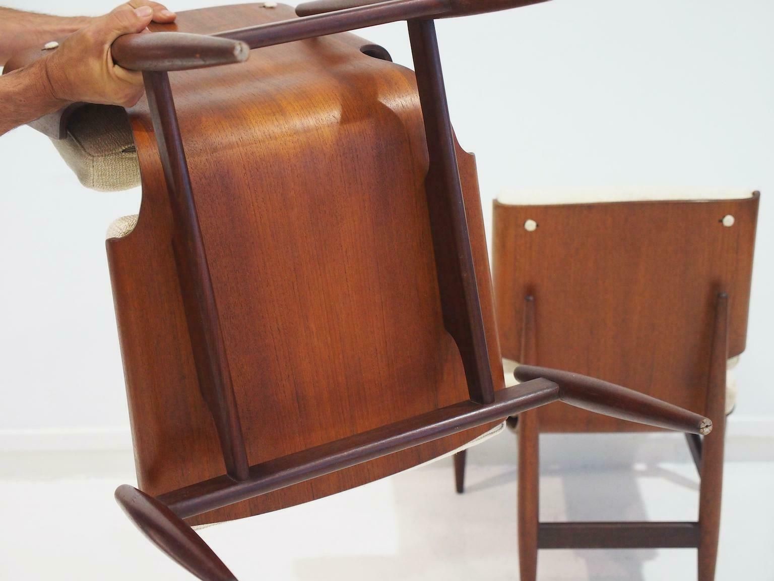 photo vintage Pair Of Italian Modernist Wooden Side Chairs By Barovero
