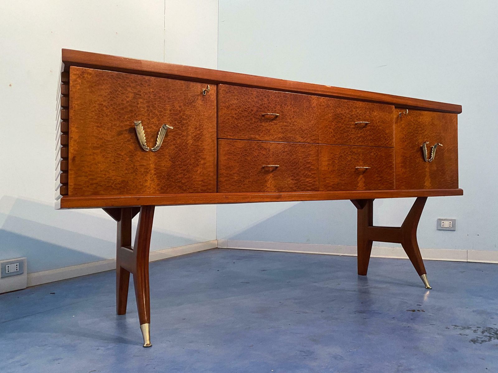 Italian Midcentury Amboyna Briar Sideboard By Vittorio Dassi, 1950s photo 4890.0