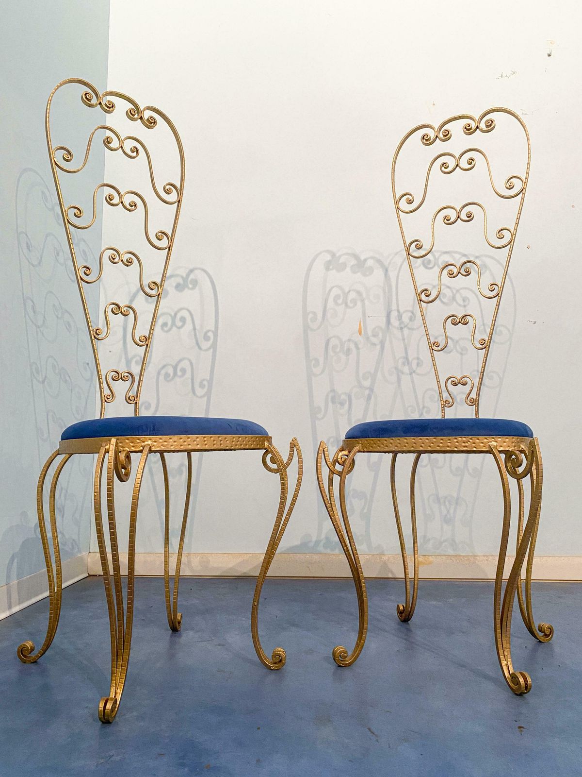 photo vinterior Pair Of Italian Mid Century Modern Luigi Colli Gold Iron Vanity Chairs, 1950s