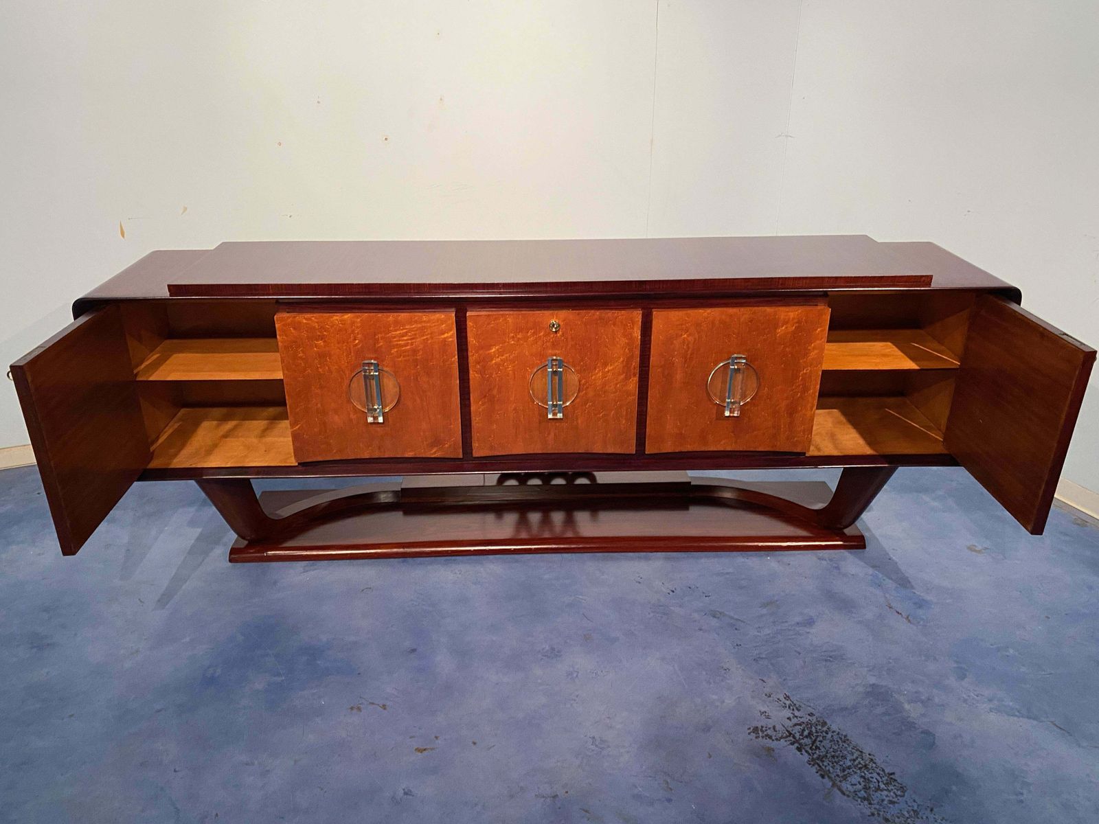 photo vintage Italian Art Deco Sideboard With Bar Cabinet Attributed To Osvaldo Borsani, 1940s