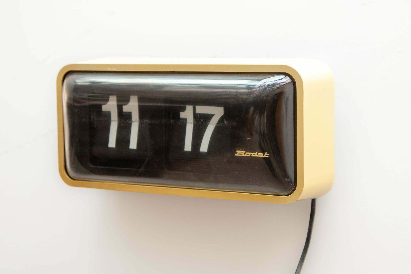 Black And White Flip Clock Large Station, Factory Clock 1970s, France photo vinterior