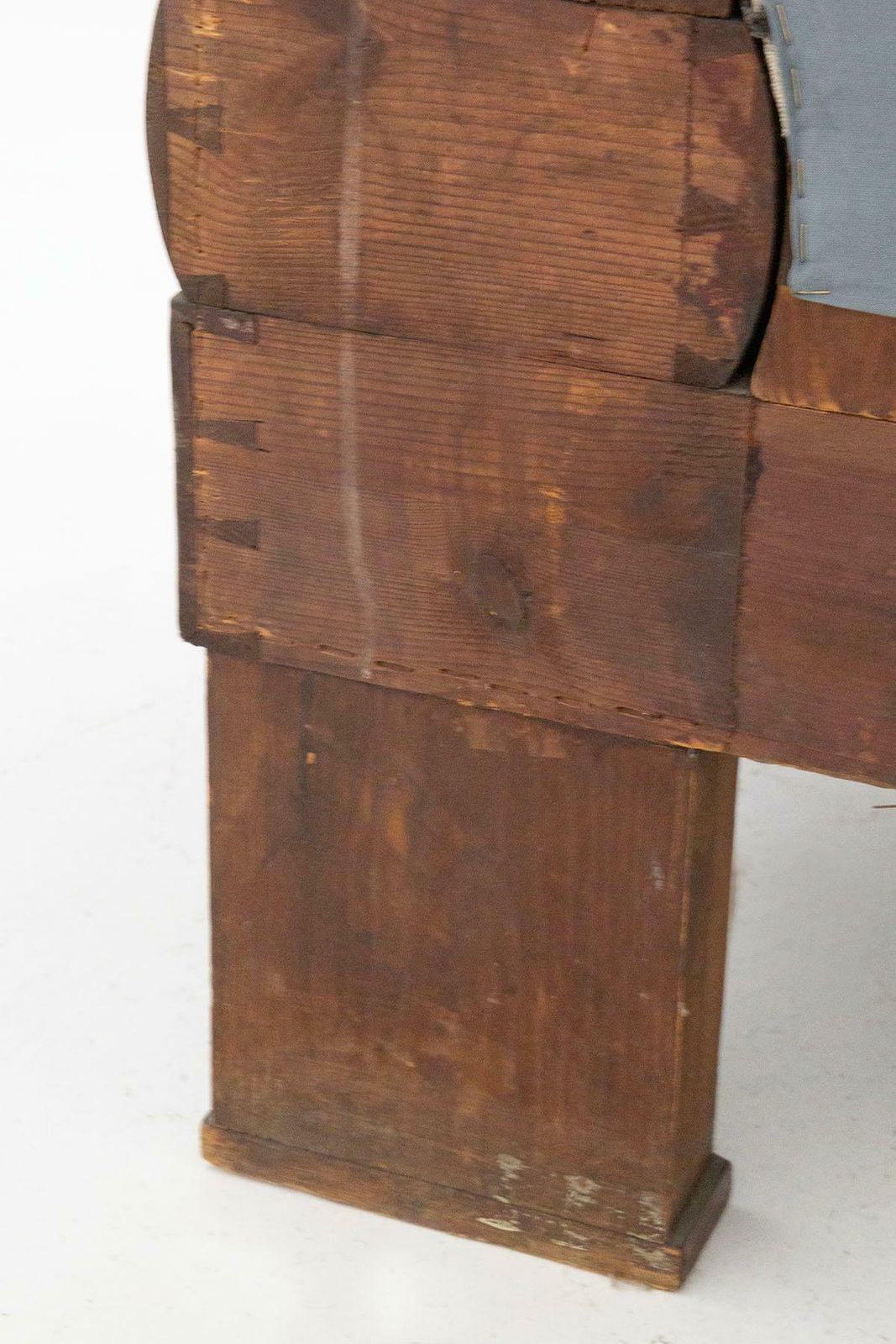 photo vinterior Antique Biedermeier Sofa Made Of Velvet Fabric And Carved Wood