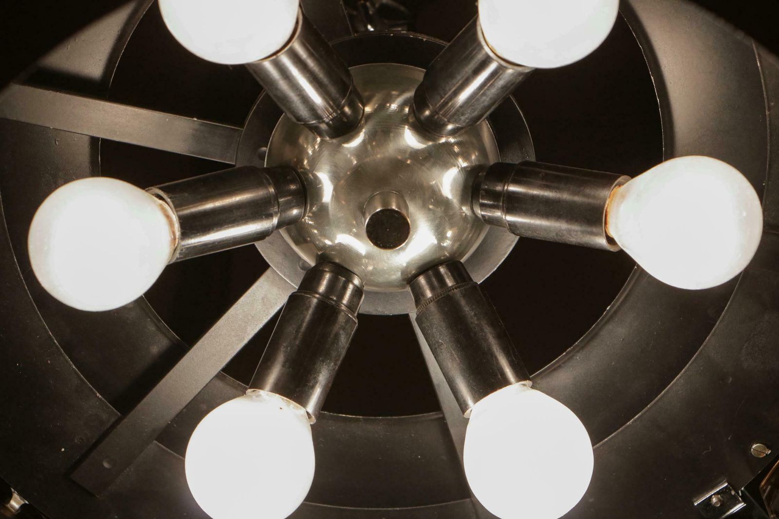 photo vinterior Midcentury Six Lights Black And Chromed Chandelier Attributed To Gino Vistosi