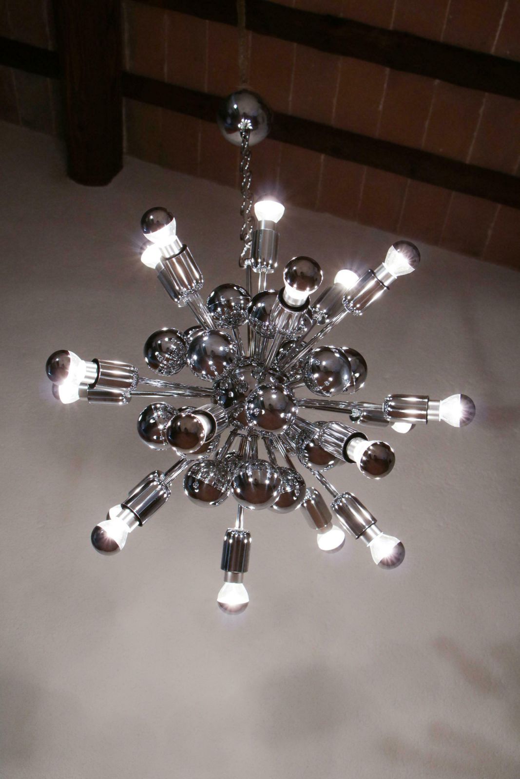 photo vinterior Italian Space Age Sputnik 20 Lights Chandelier By Reggiani Goffredo, 1965s