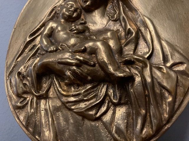 326.56 Ancient Bronze Depicting A Virgin With Child. Oval High Relief 19th Century photo