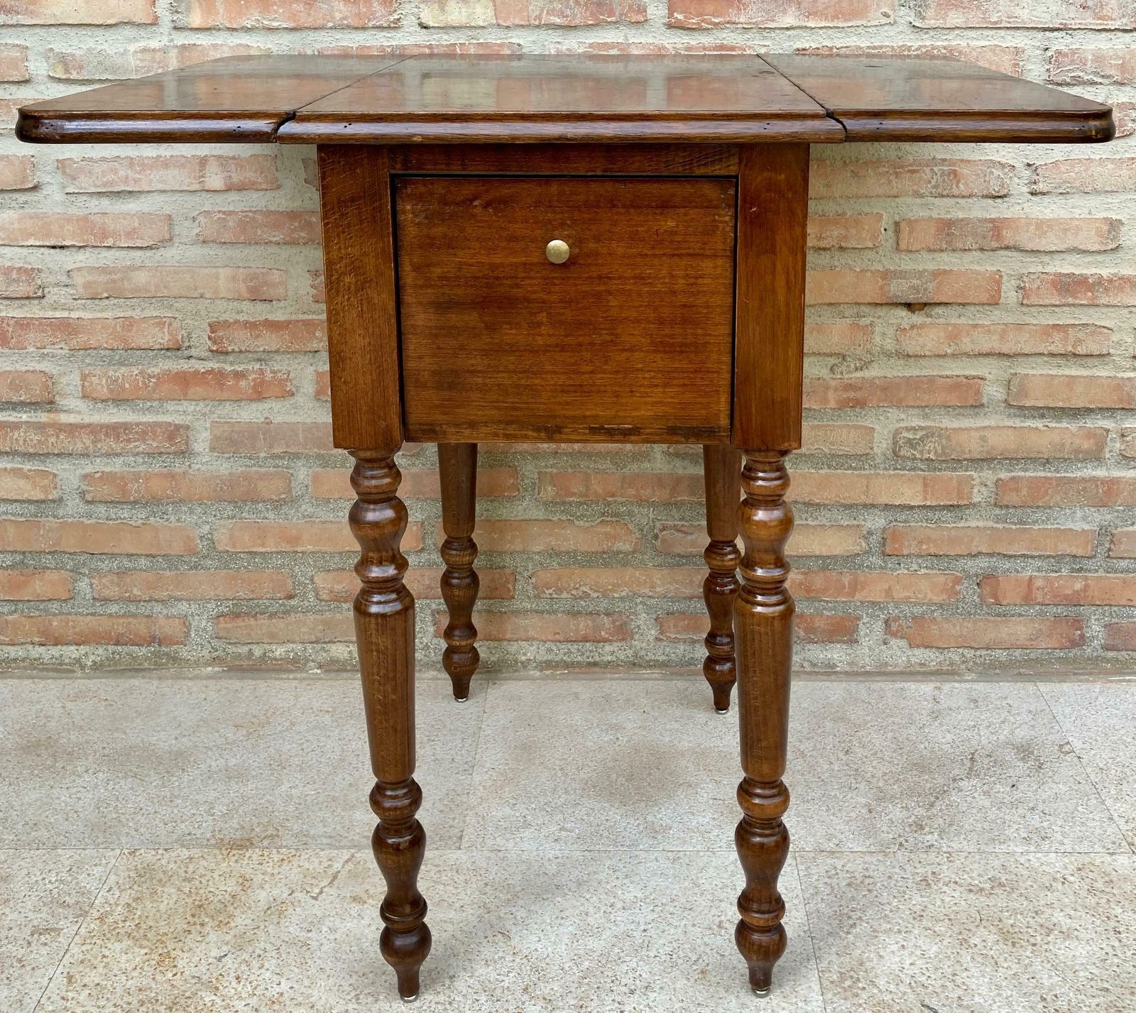 Table de style Regency anglais en noyer à abattants, années 1890 photo for sale