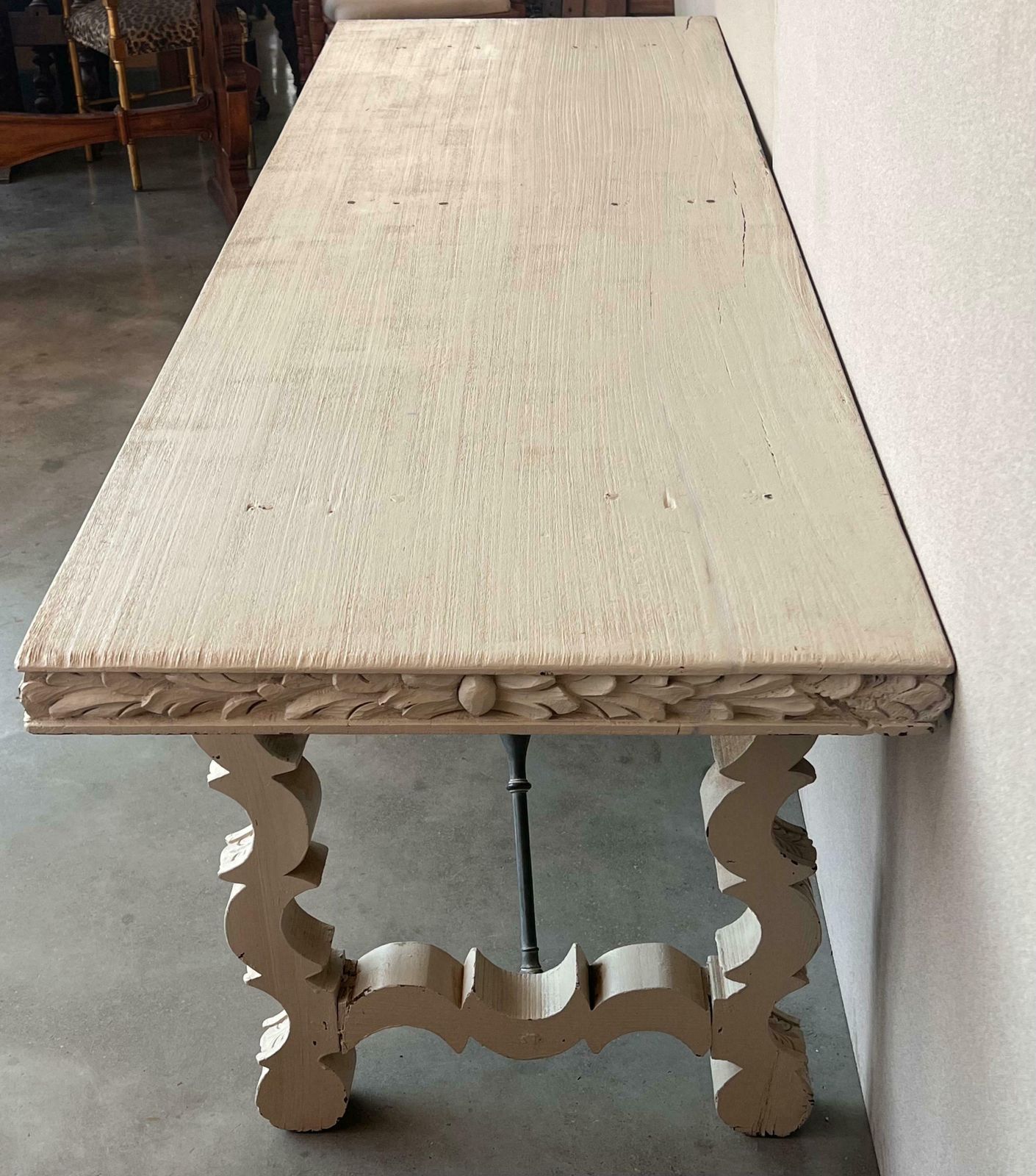 Grande table console ou de milieu, peinte en blanc, pieds en lyre, XIXe siècle photo buy