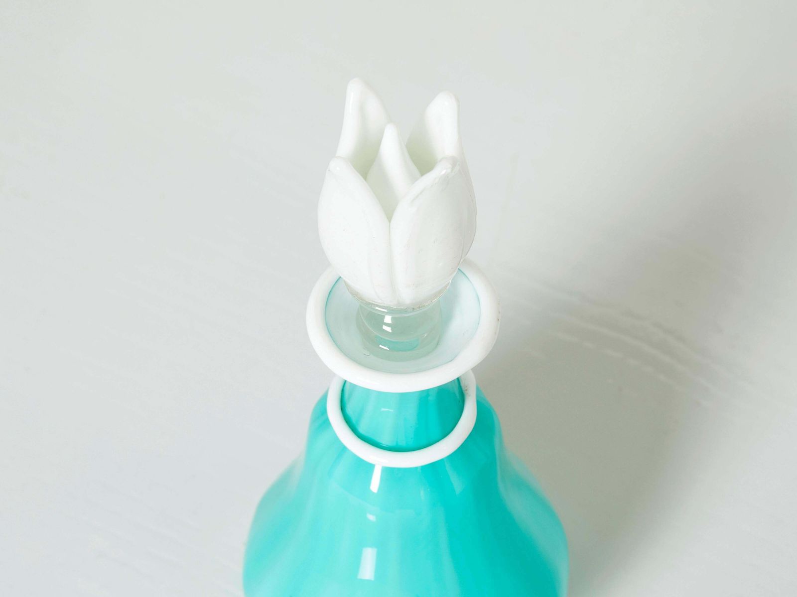 Flacon Barovier & Toso en verre opalin turquoise avec bouchon, 1950 photo 2213.58