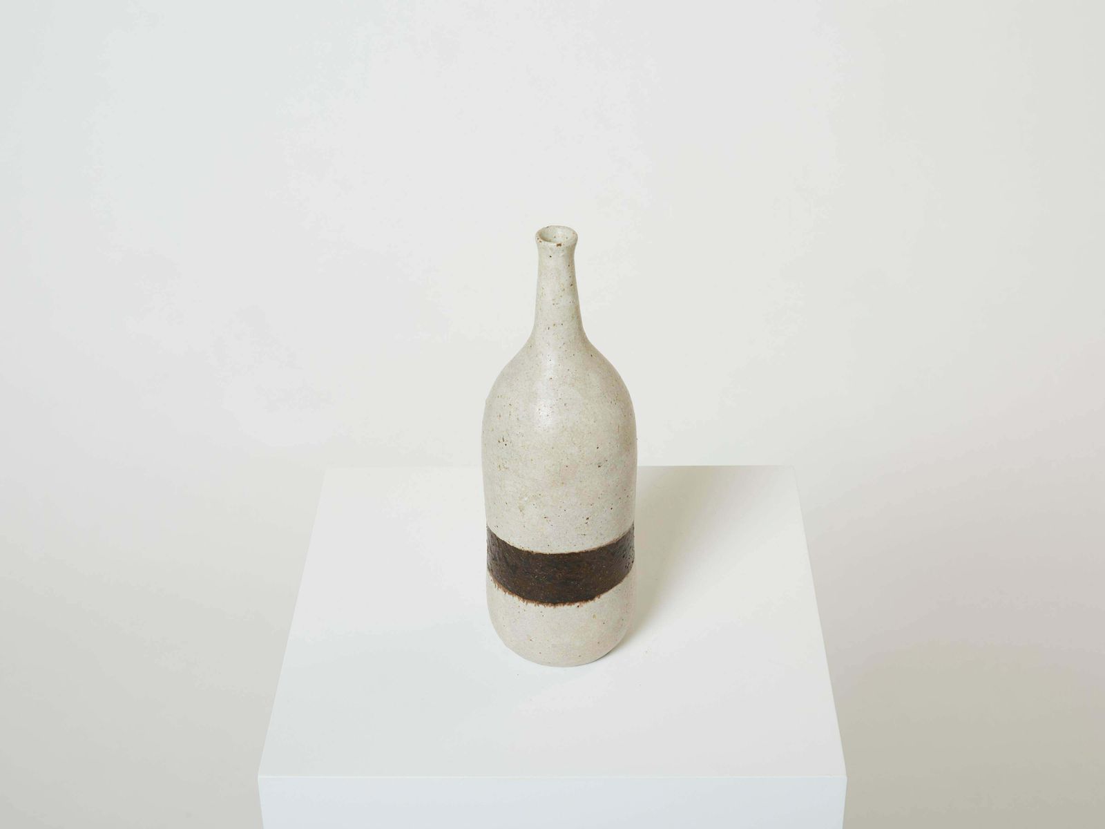 Vase en grès émaillé Bruno Gambone, greige brun, 1970 photo for sale