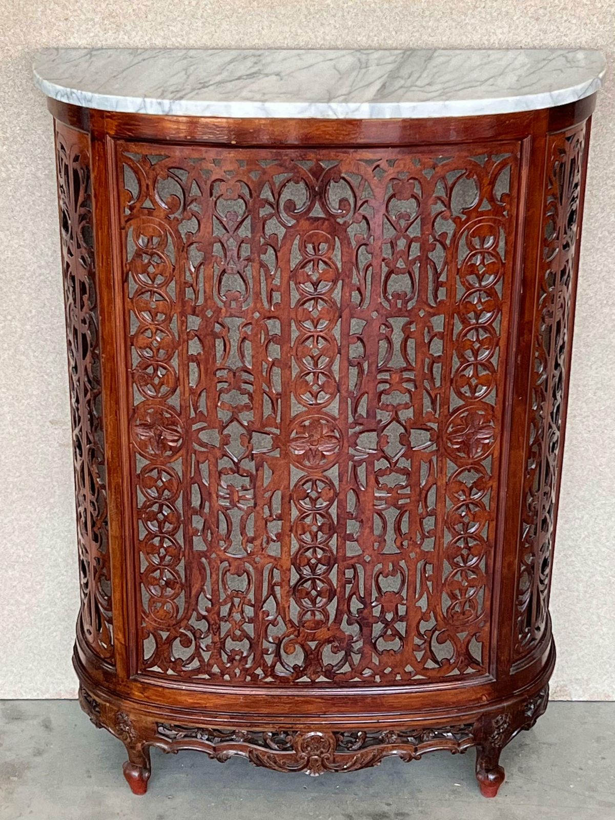Console en noyer sculpté de style Louis XV, plateau en marbre, ou cache-radiateur photo Mobilier