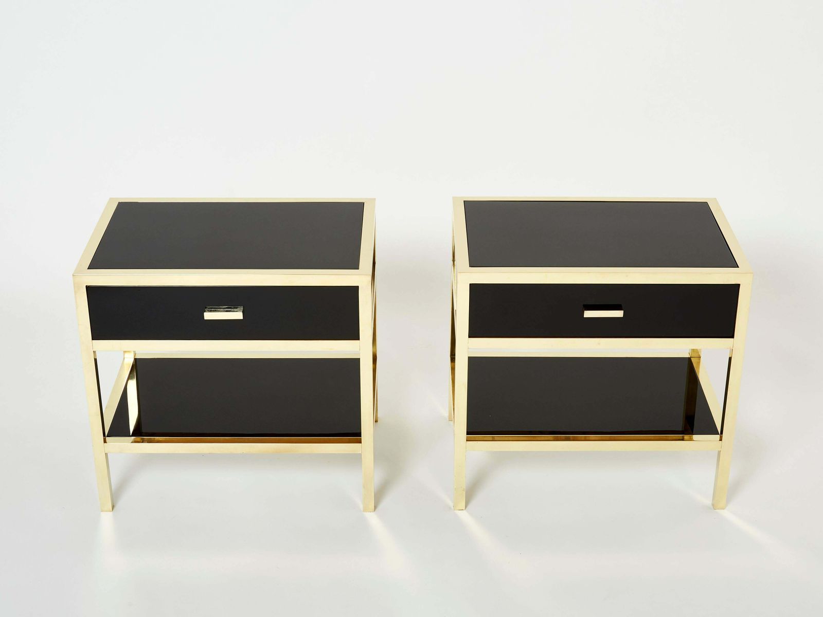 Paire de tables de chevet Michel Pignères en laiton laqué noir, années 1970 photo Mobilier