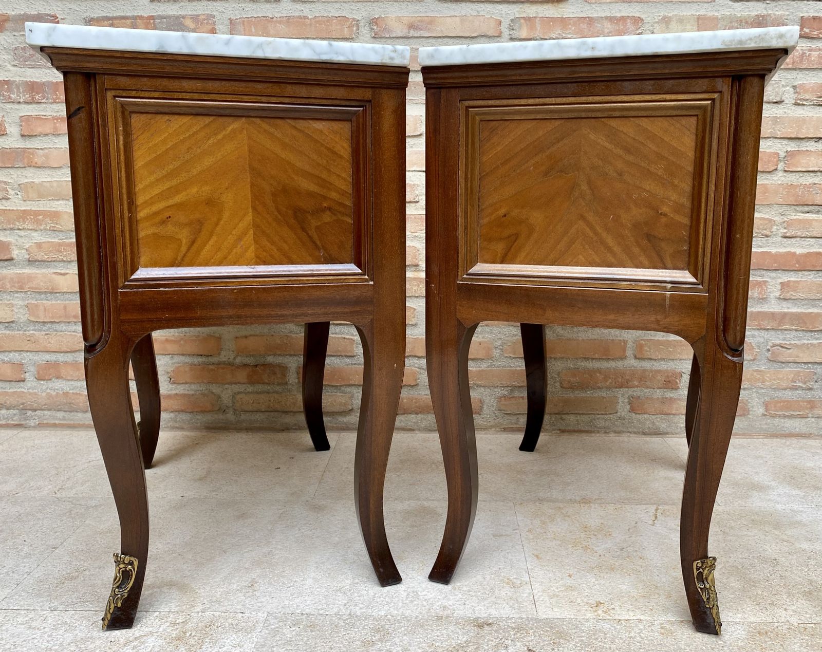1840.0 Mid 20th Century Pair Of Walnut Nightstands With Two Drawers And Marble Top photo