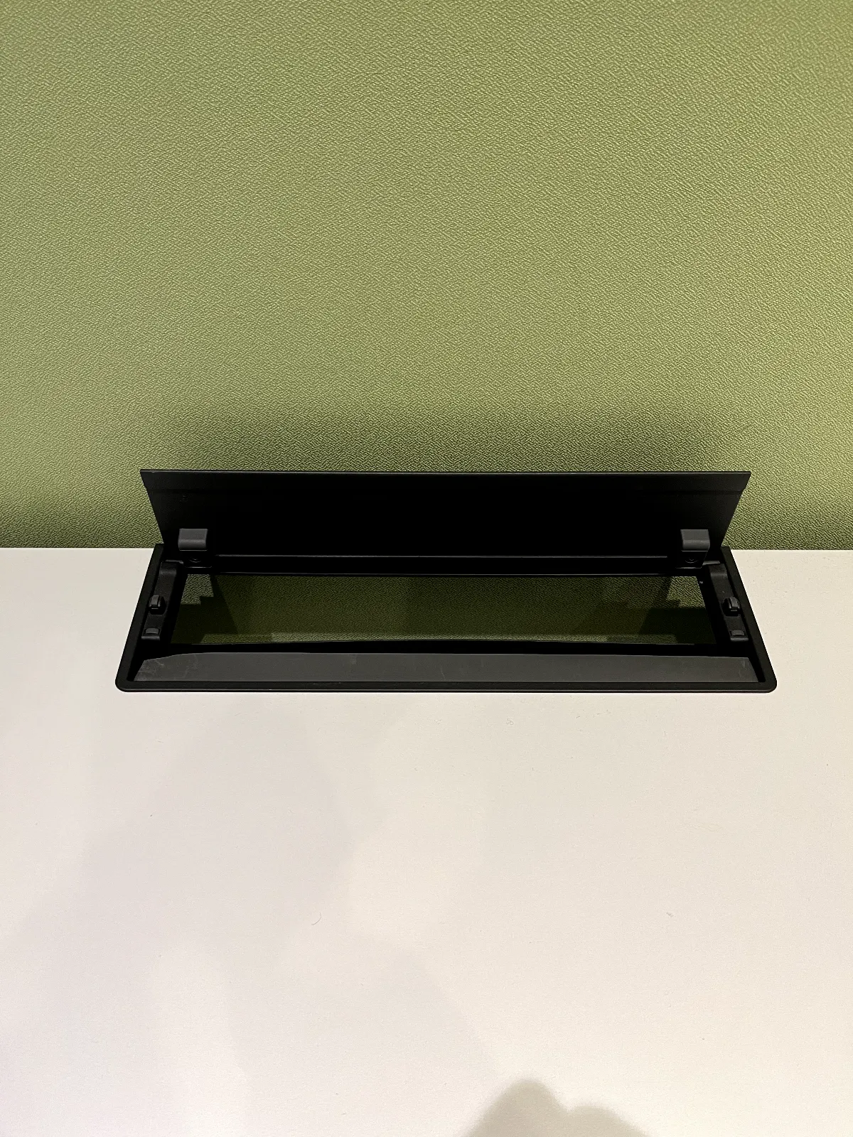 Office Desk 'Sit Stand' Herman Miller   Height Adjust., Up Screen In Apple Green photo Furniture