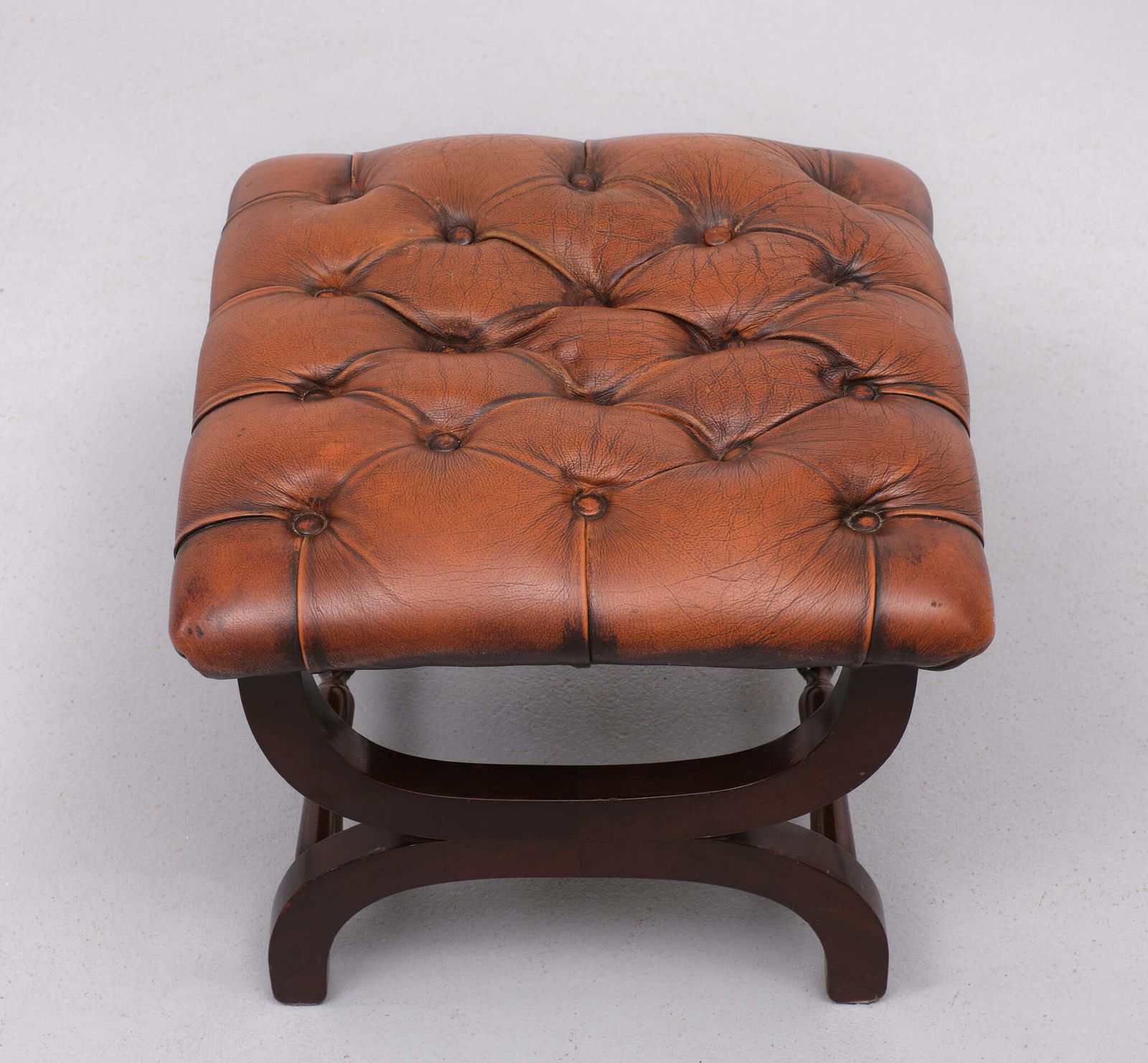 English Country House Style Padded Leather Ottoman photo 738.0