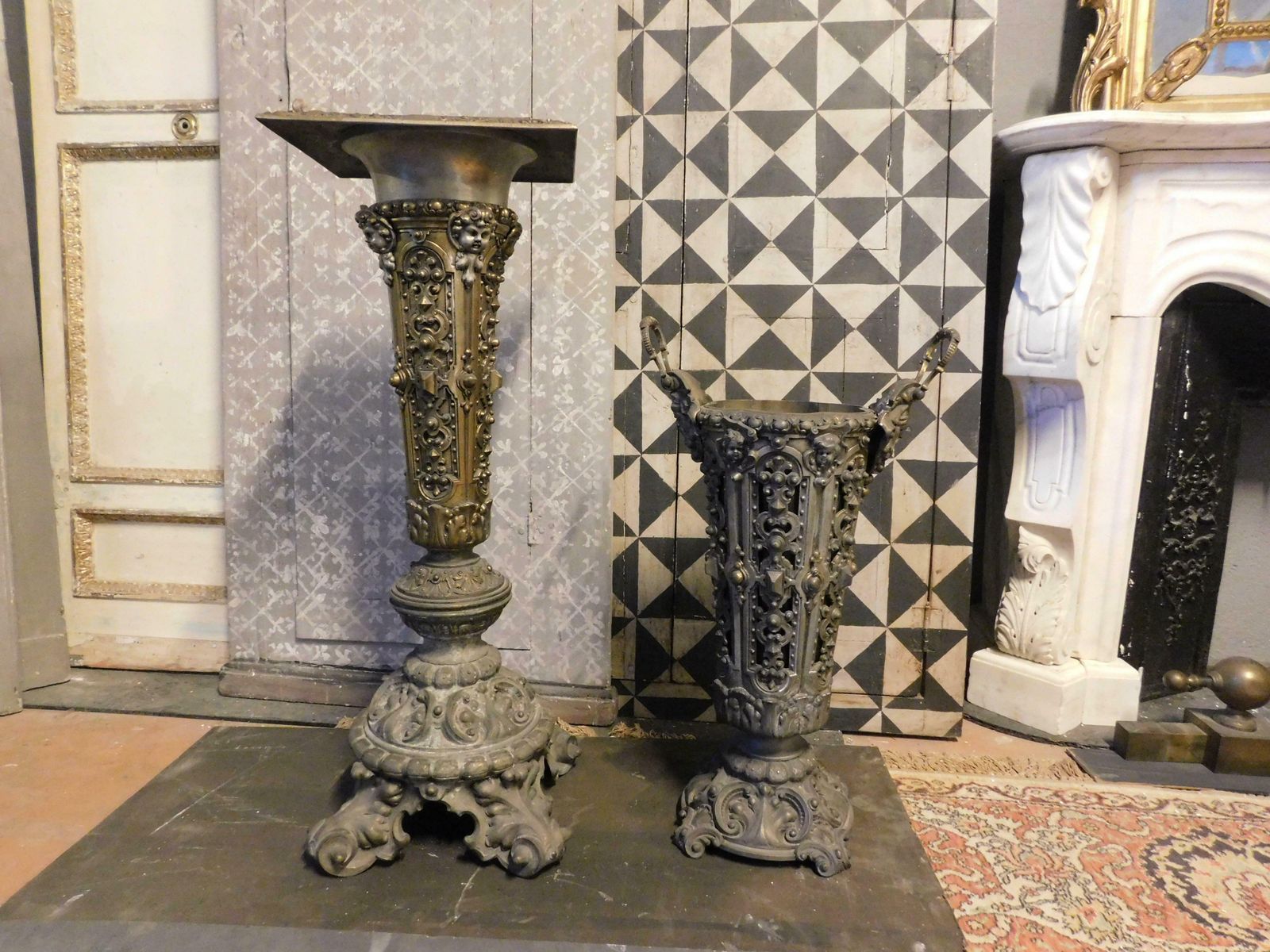Vintage Set Of Column Vase Holder And Vase Umbrella Holder, Carved Gilded, '900 photo furniture