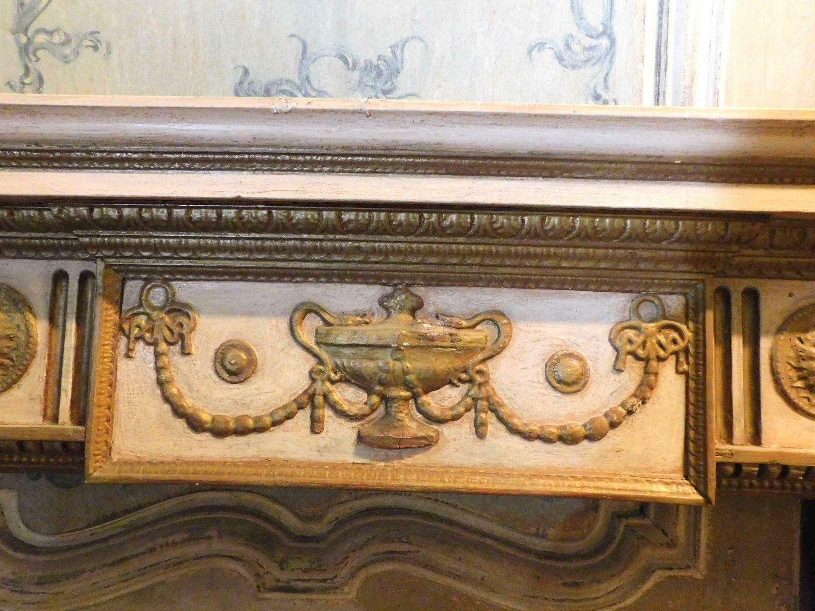 Fireplace Mantle, Carved And White And Gold Lacquered Wood, 18th Century France photo vinterior