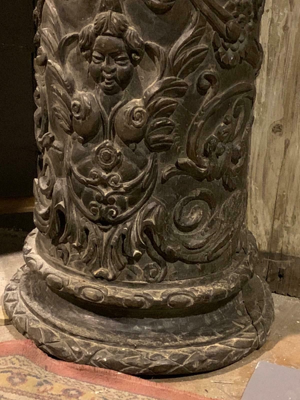 photo furniture Antique And Important Portal Richly Carved In Walnut, 16th Century Italy (Rome)
