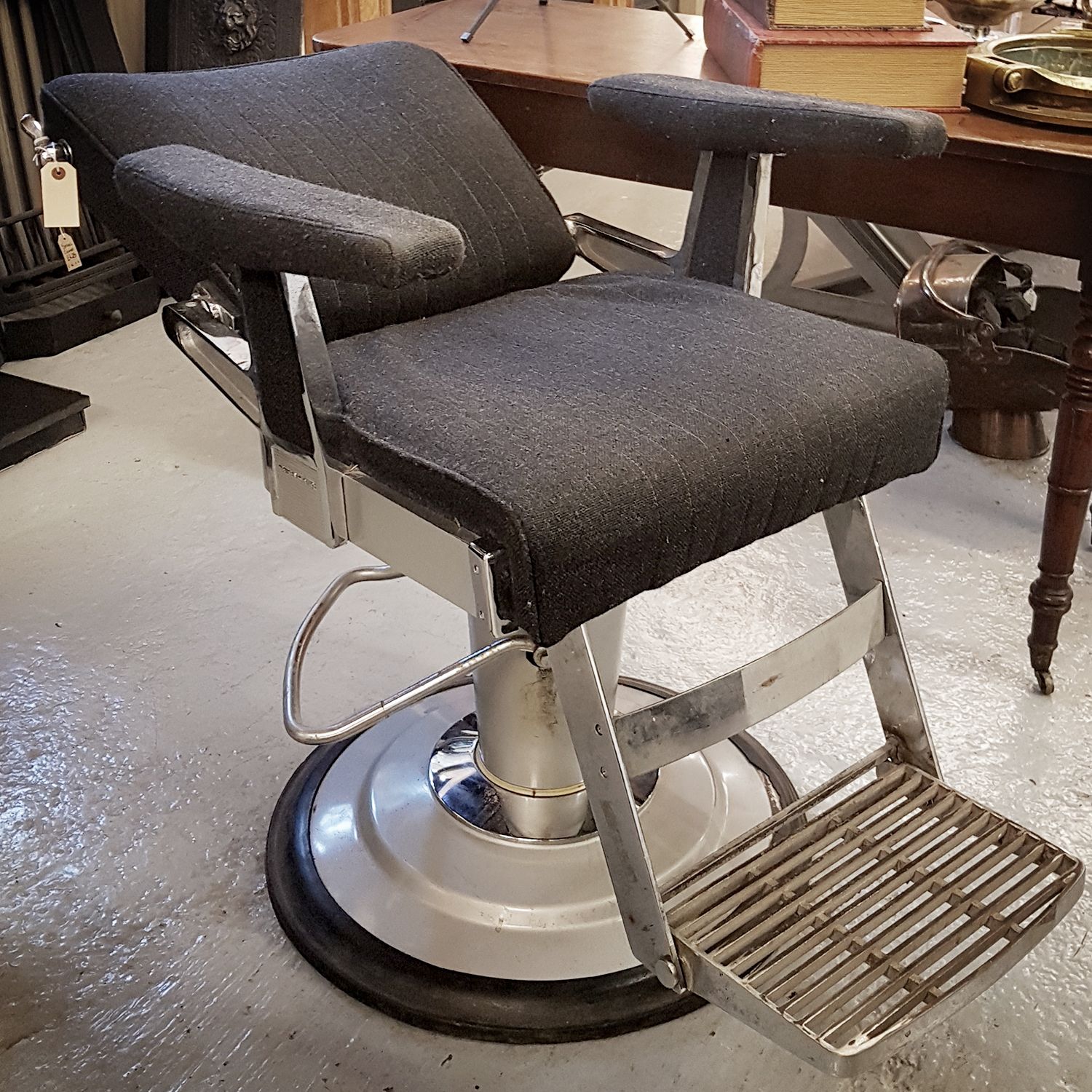 Retro Barbers Chair 2231 photo furniture